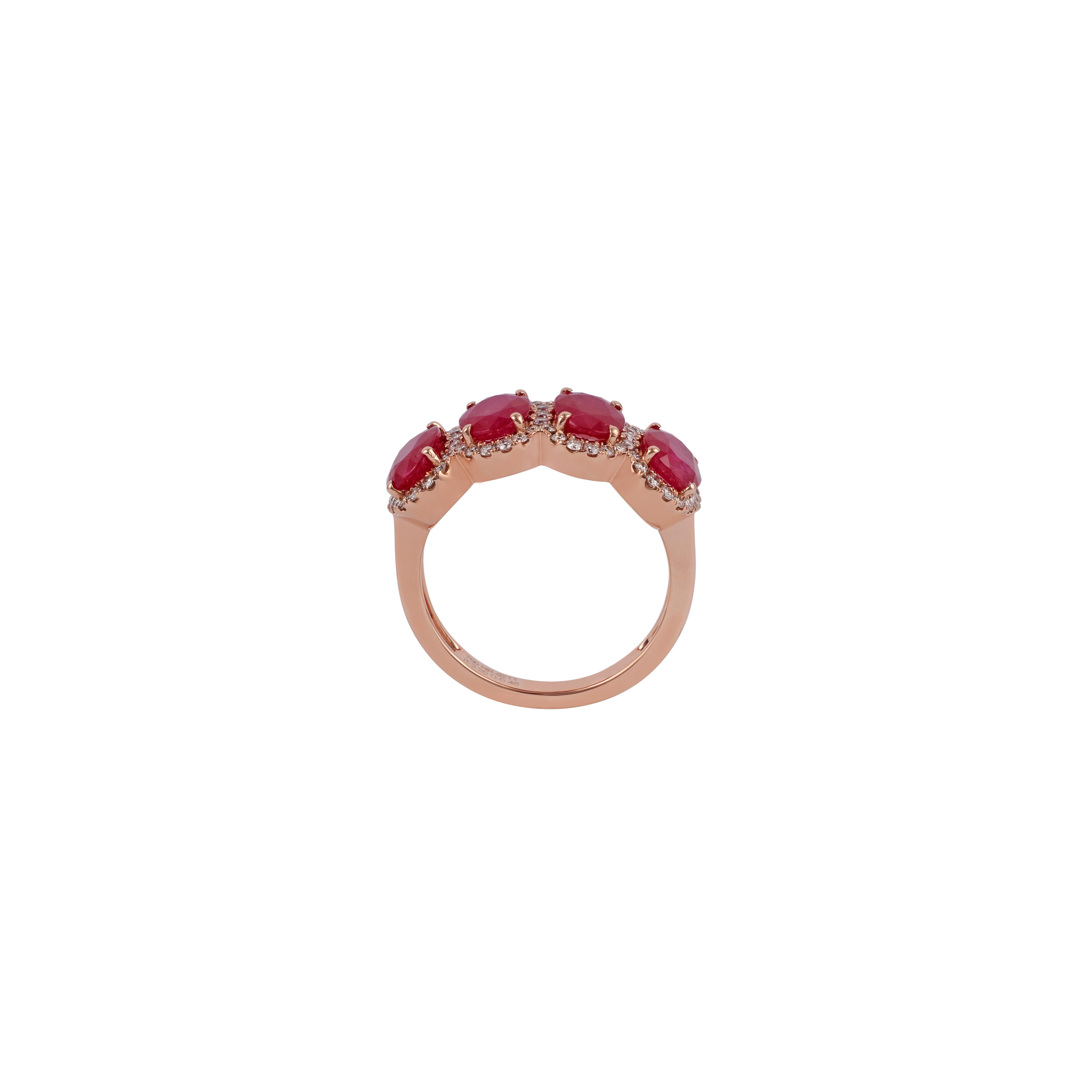 Contemporaneo Anello con rubino e diamante tempestato d'oro rosa 18 carati in vendita