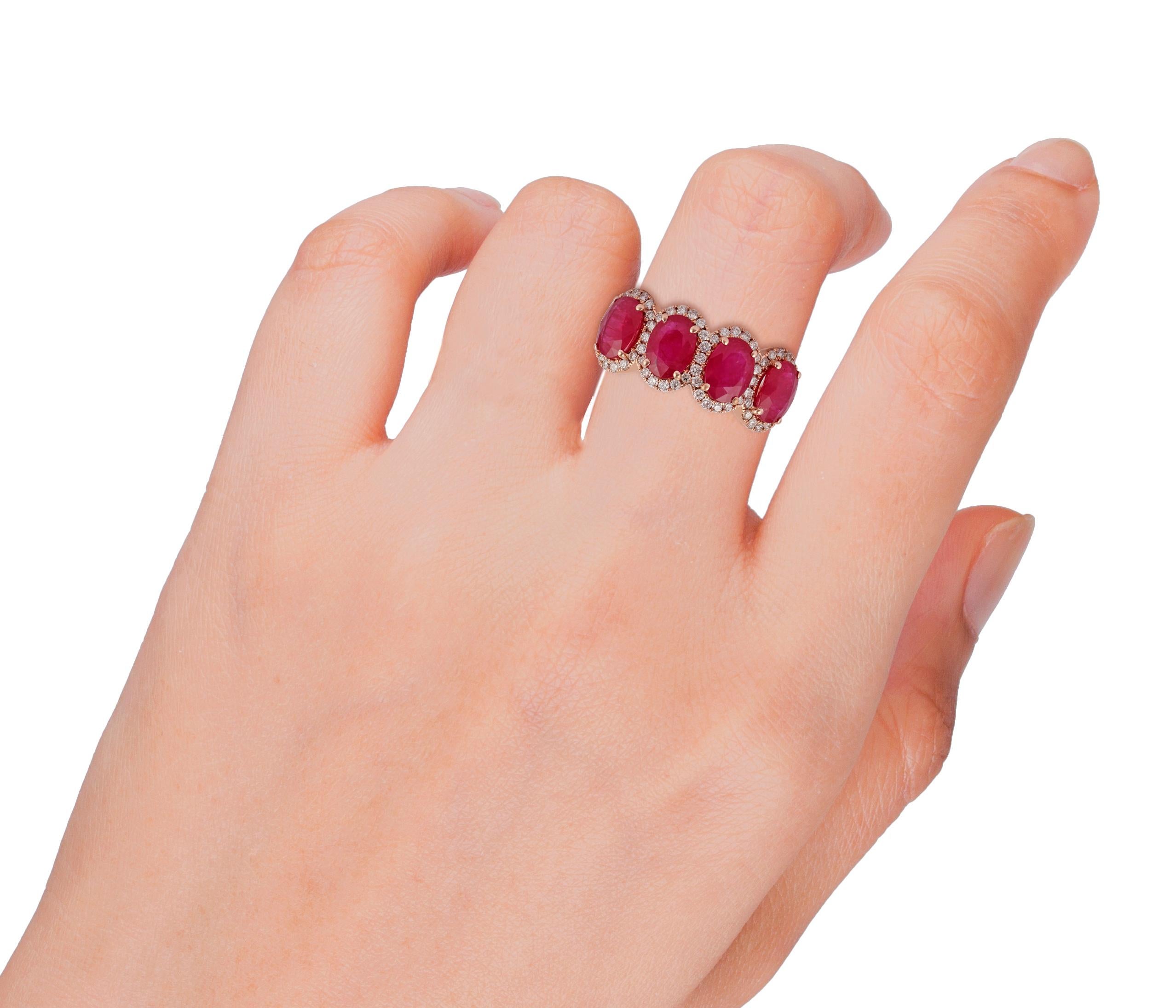 Anello con rubino e diamante tempestato d'oro rosa 18 carati In condizioni Nuovo in vendita a Jaipur, Rajasthan