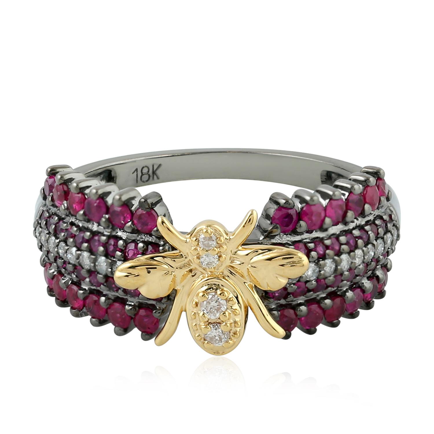 Mixed Cut Ruby & Diamond Ring With Center Housefly Figure Made In 18k Yellow Gold For Sale