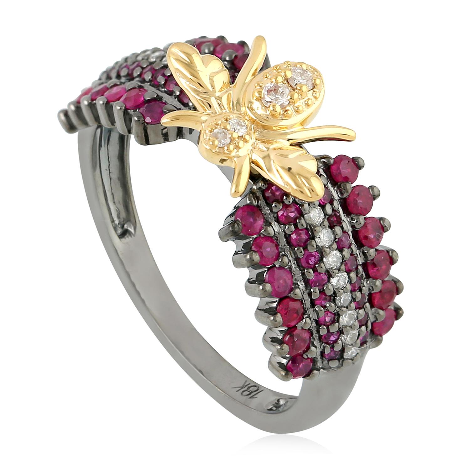 Art Nouveau Ruby & Diamond Ring With Center Housefly Figure Made In 18k Yellow Gold For Sale
