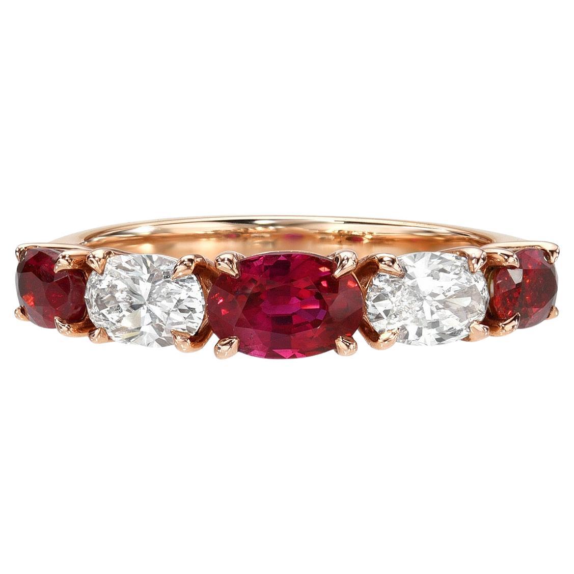 Stupendo anello con diamanti e rubini in oro rosa 14K - 0,91 ct D/VS2 &.  2,39 carati di rubini in vendita