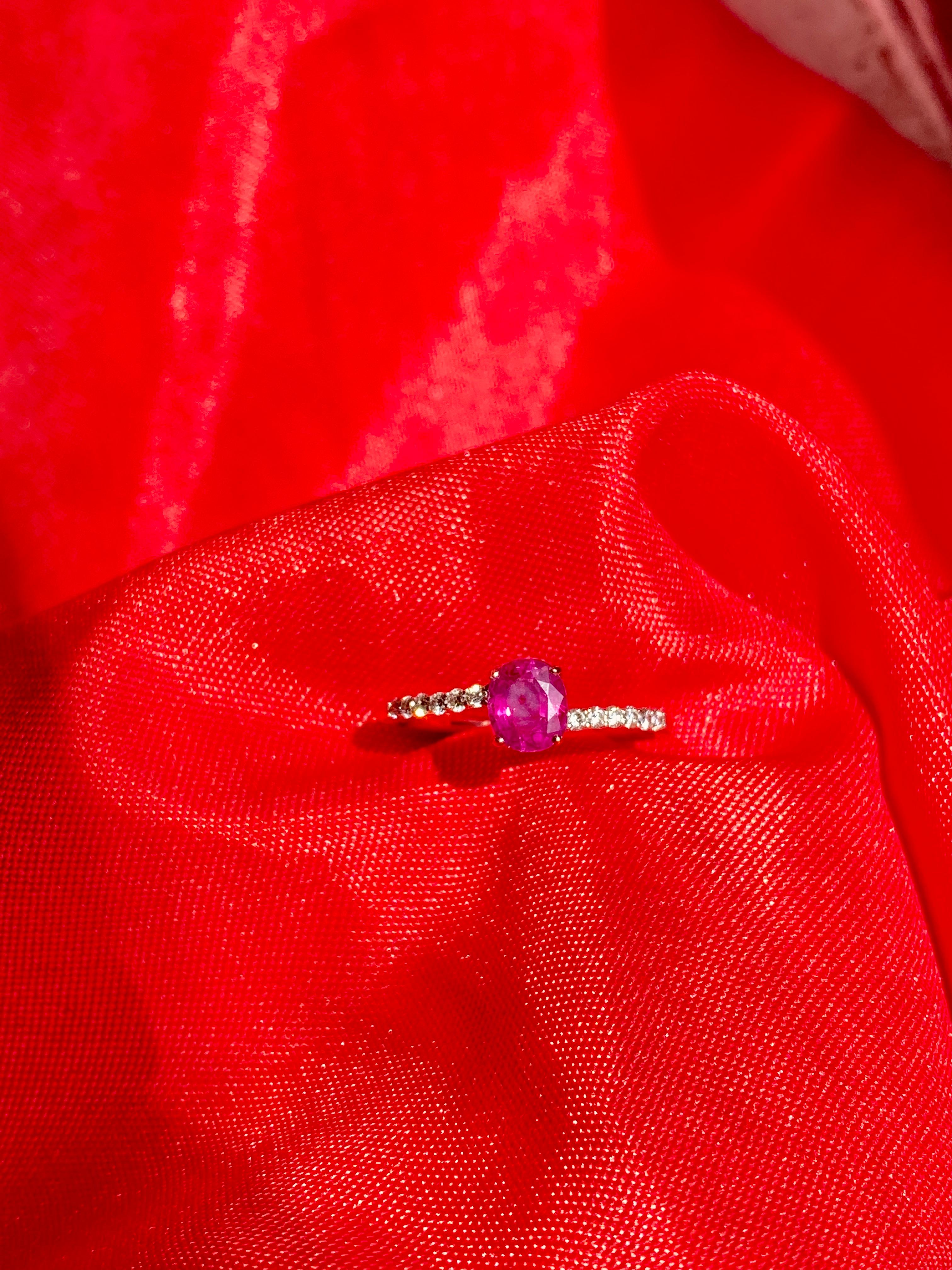 Ruby & Diamond Solitaire Ring, Gemstone Stackable Ring with Natural Ruby In New Condition For Sale In New York, NY