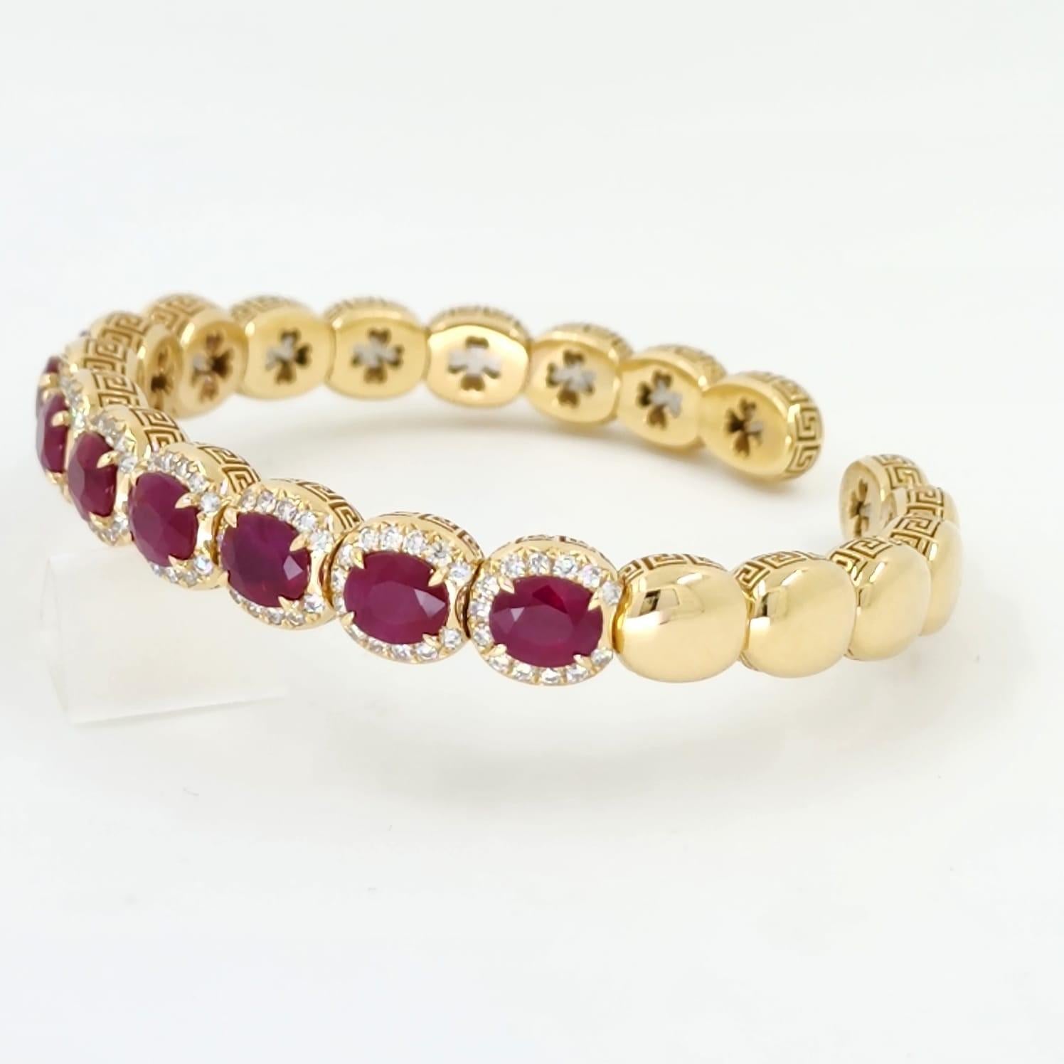Oval Cut Vintage 7.55 Carat Ruby Diamond Open Cuff Bangle Bracelet in 18K Yellow Gold For Sale