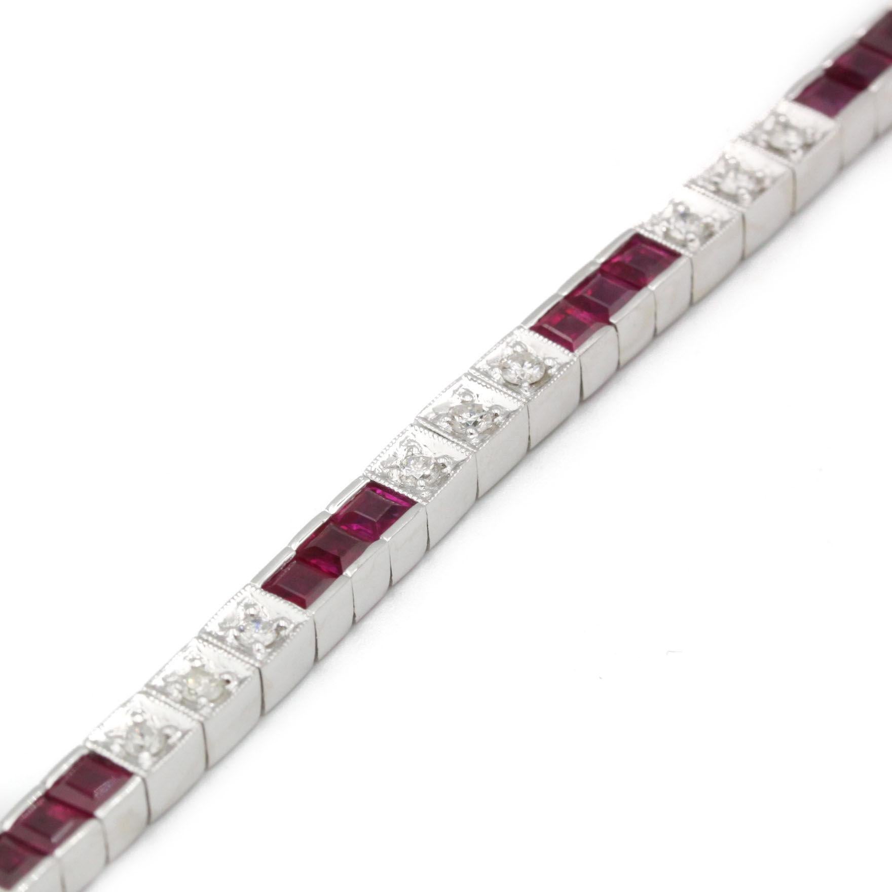 Art déco Bracelet de tennis en or blanc 18 carats, rubis et diamants - The Modernity French Design en vente