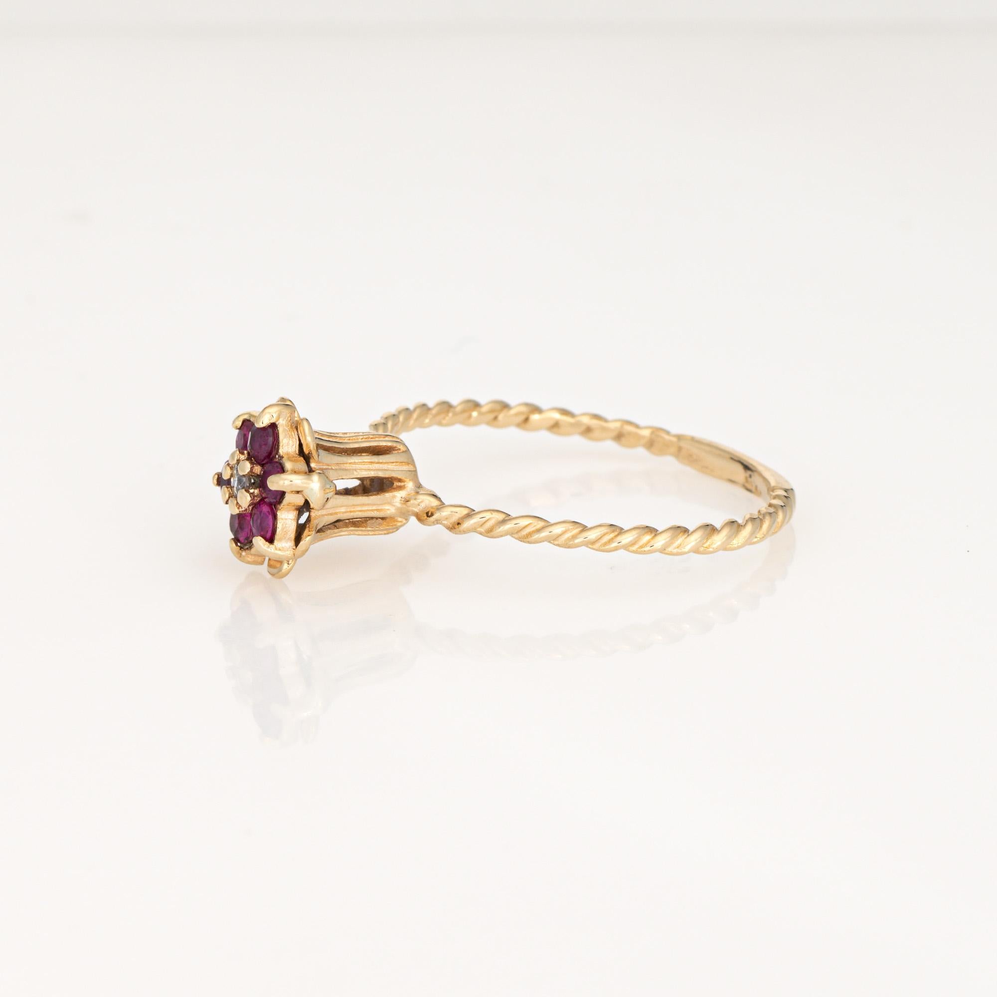 Taglio rotondo Anello Tulipano con diamante e rubino Sz 5.5 Vintage in oro giallo 14k Gioielli a fascia impilabili in vendita