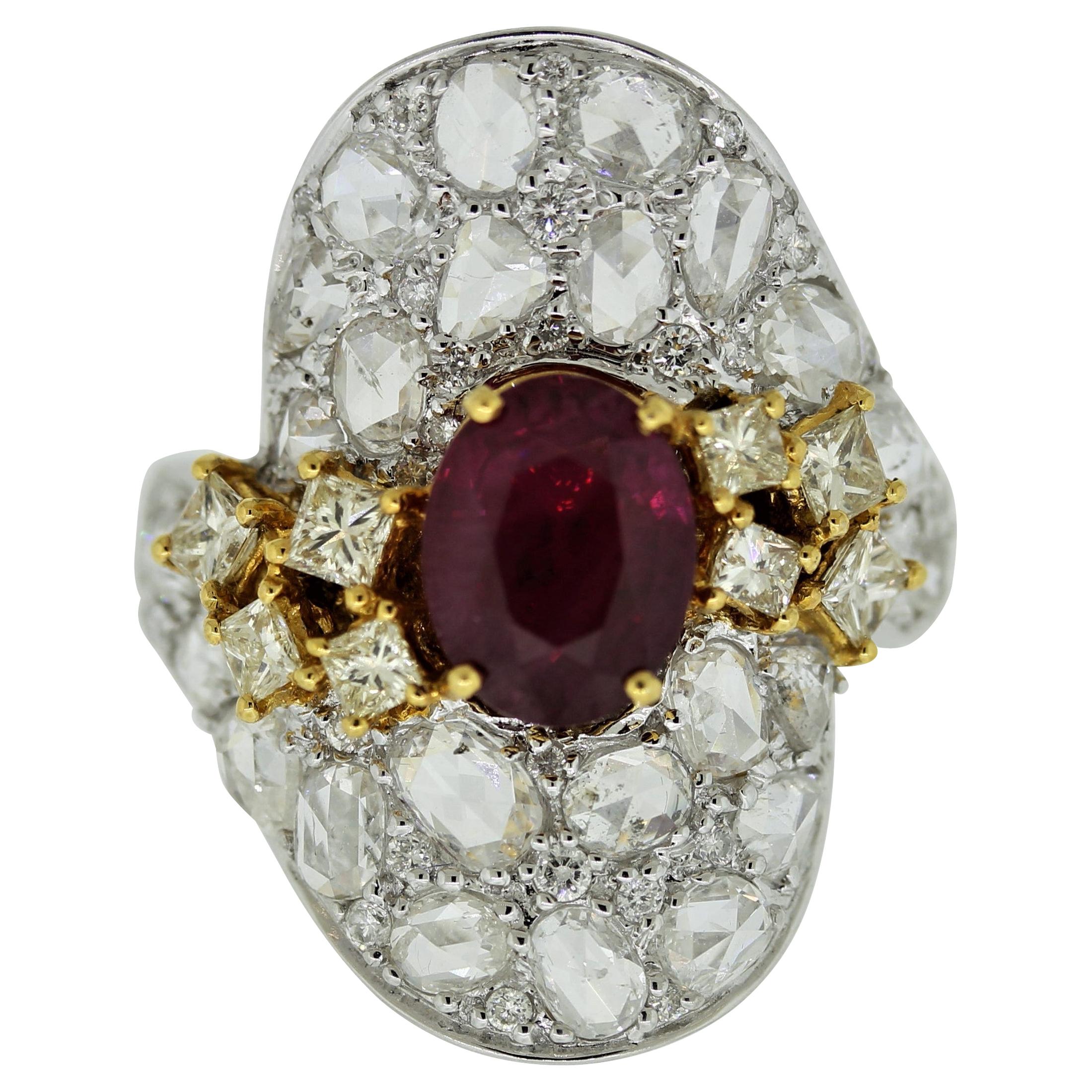 Bague cocktail en or bicolore avec rubis et diamants