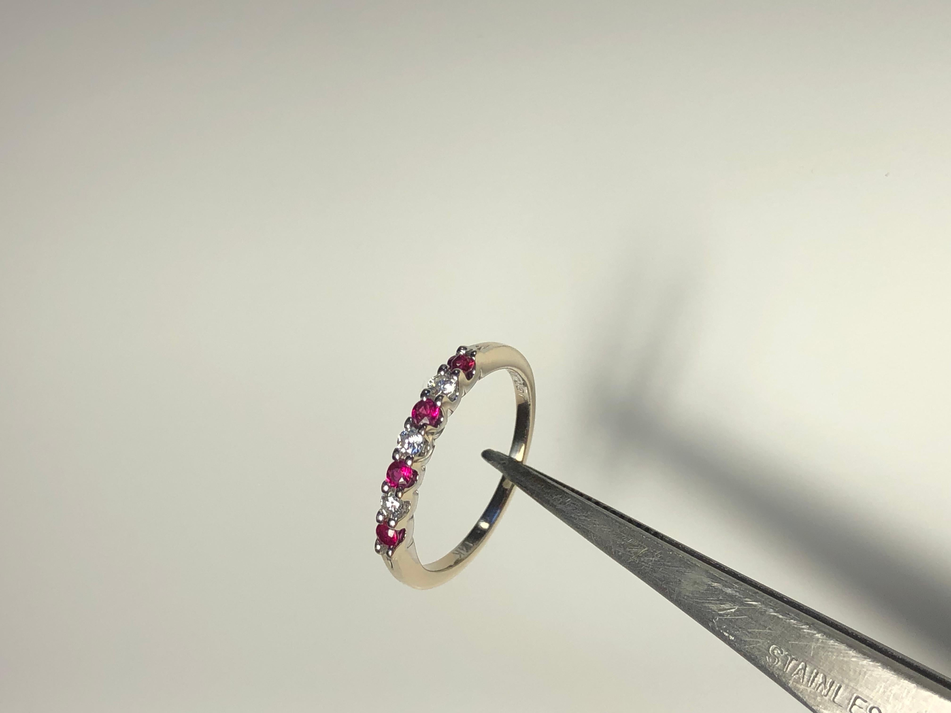 Rubin-Diamant-Ehering aus 14 Karat Weißgold für Damen oder Herren im Angebot