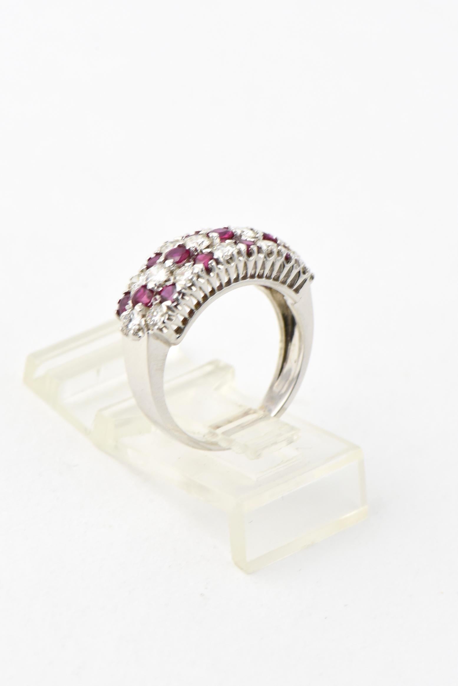 Huggie Clip-On-Ohrringe und Ring-Suite, Rubin Diamant Weißgold im Angebot 10