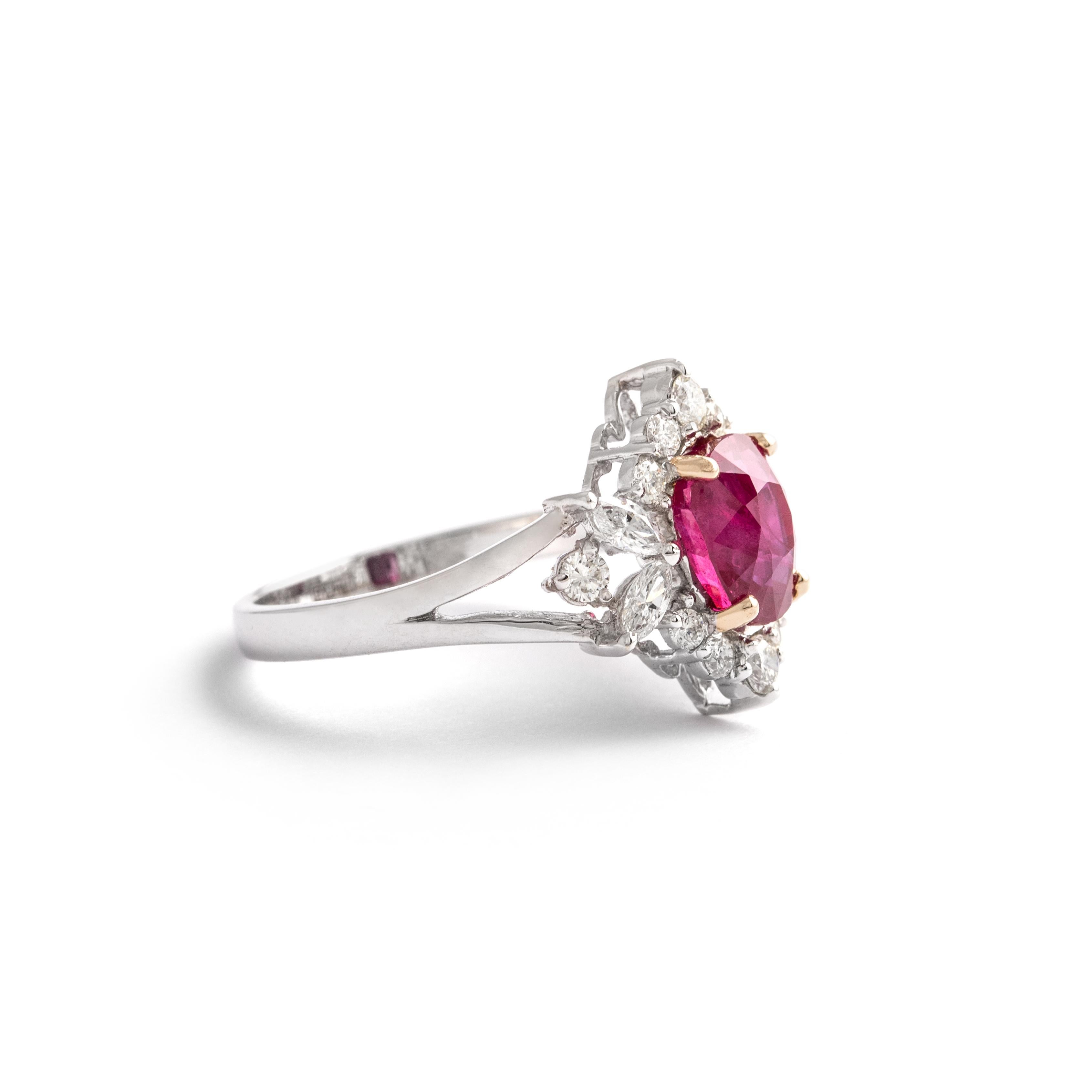 Ruby Diamond White Gold Ring In Good Condition For Sale In Geneva, CH