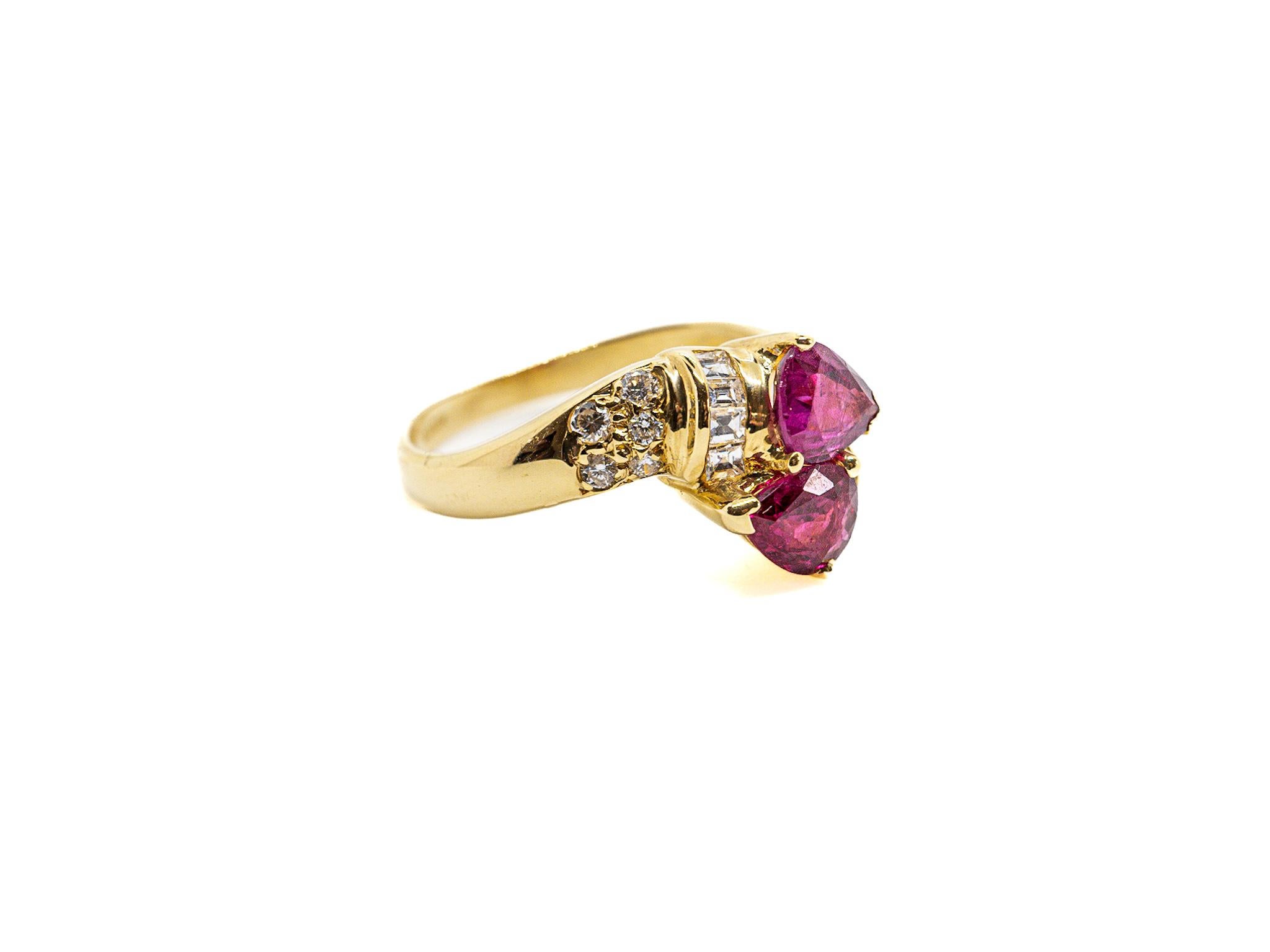 Ring mit Rubin und Diamant aus 18 Karat Gelbgold im Zustand „Hervorragend“ im Angebot in Geneva, CH