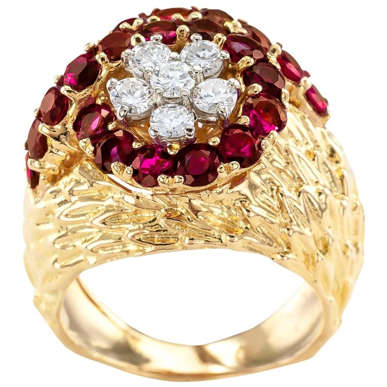 Ruby Diamond Yellow Gold Cluster Ring For Sale at 1stDibs