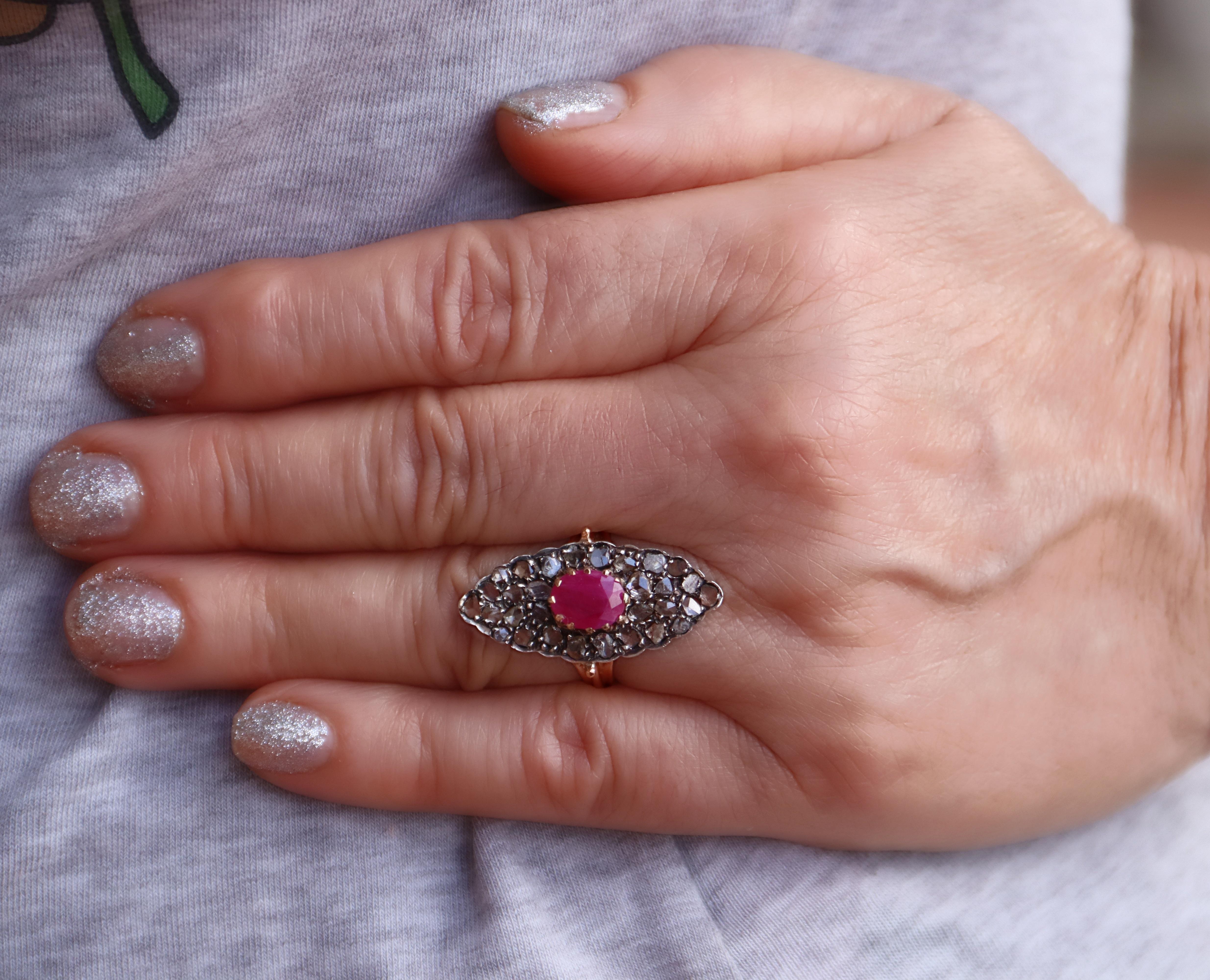Bague cocktail en or jaune 14 carats avec rubis et diamants en vente 4