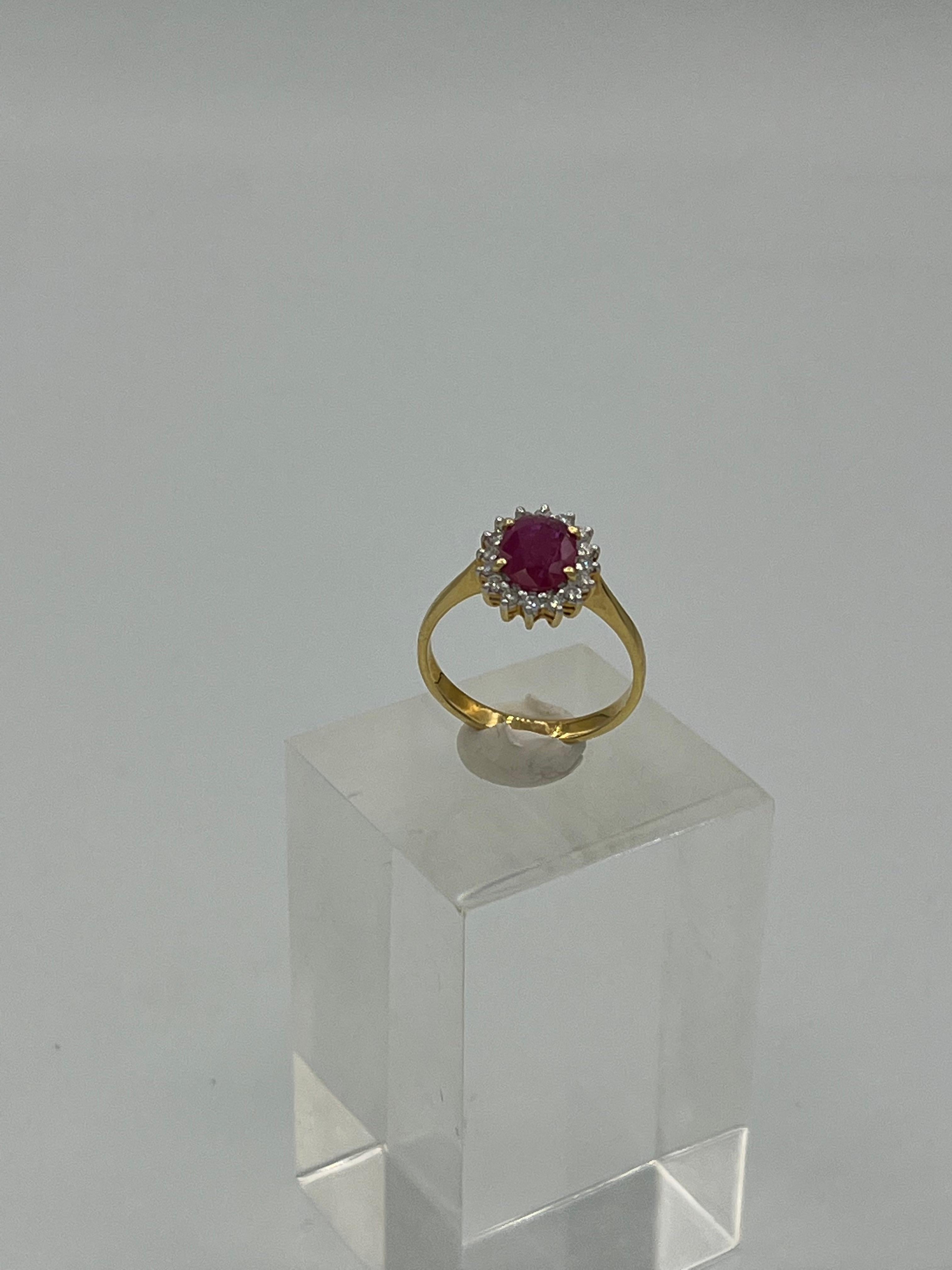 oro amarillo de 18 quilates
Sello 750
1,16 ct rubí
0,23 ct diamantes
talla 54
peso 3,6 gramos
