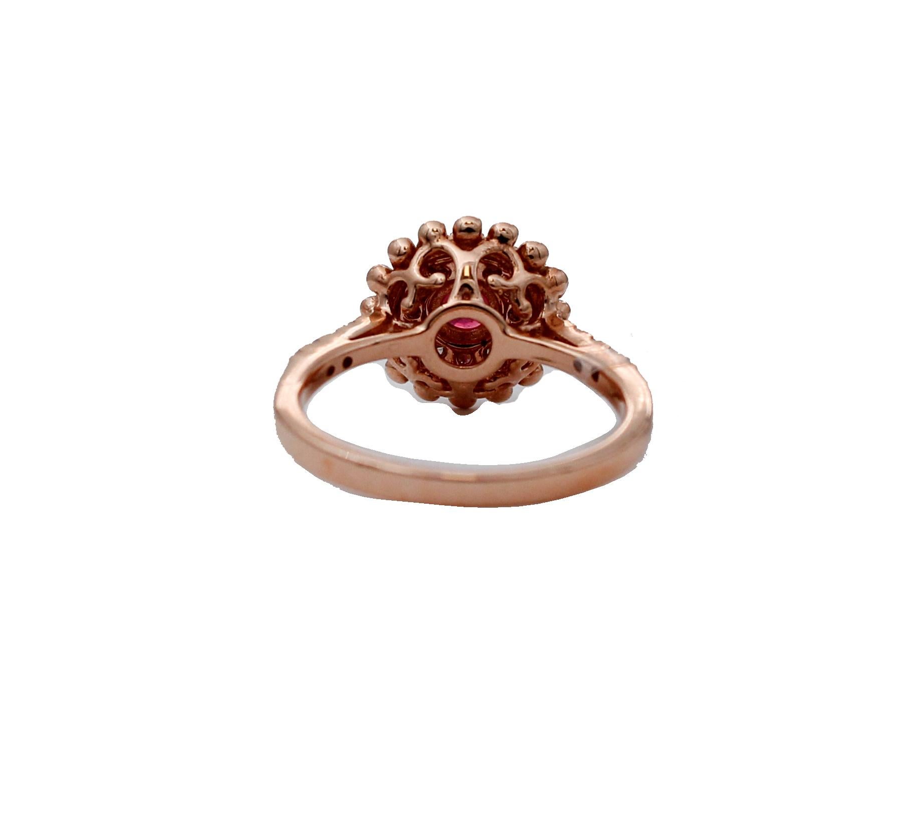 Rubí, Diamantes, Anillo de Oro Rosa de 18 Kilates Moderno