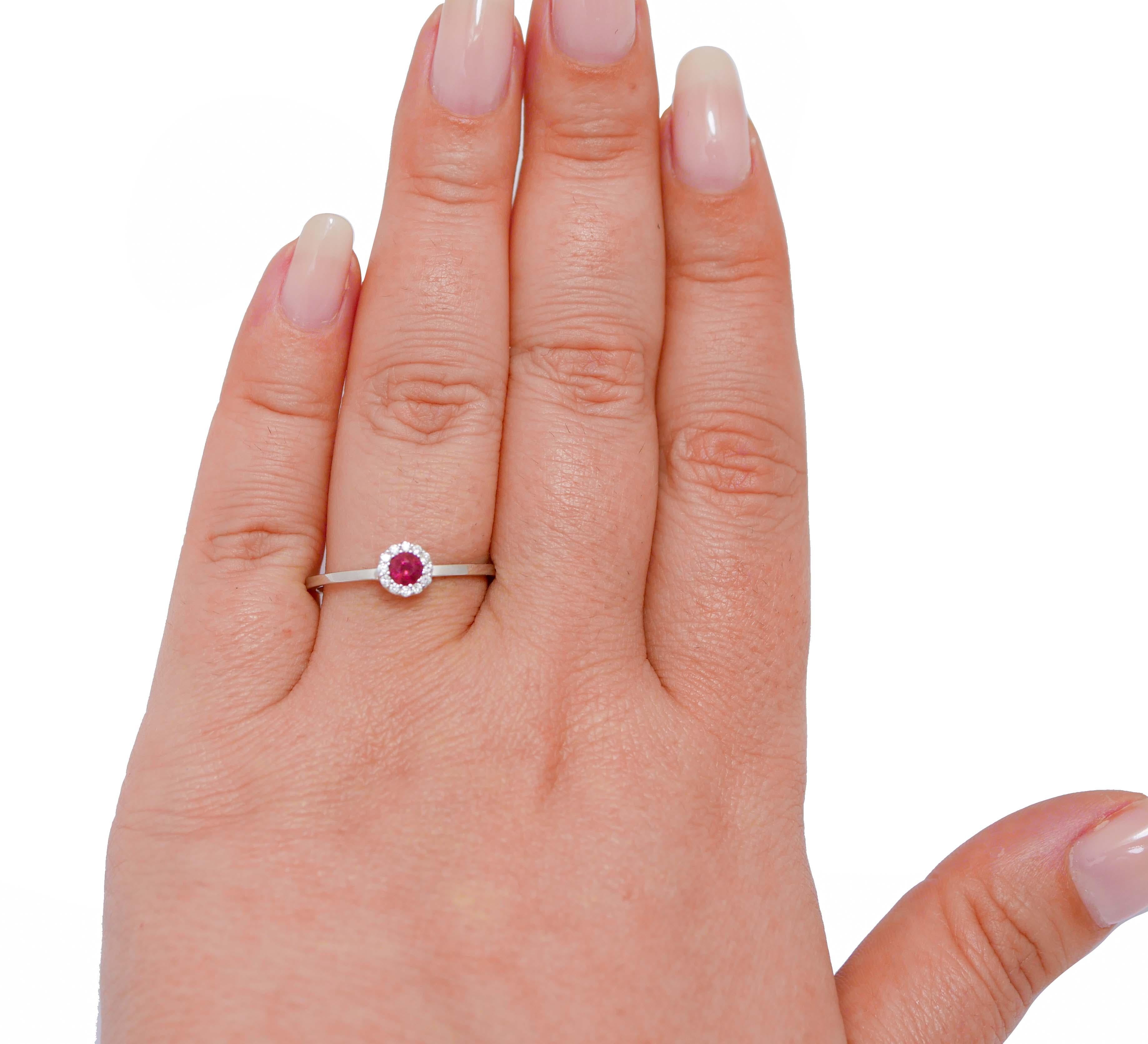 Ruby, Diamonds, 18 Karat White Gold Ring In New Condition For Sale In Marcianise, Marcianise (CE)