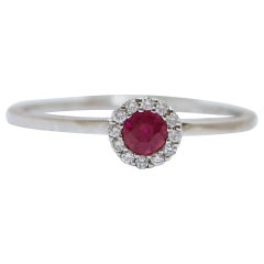 Bague en or blanc 18 carats, rubis et diamants
