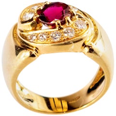 Ruby Diamond 18 Karat Yellow Gold Iconic Round Yin Yang Vintage Cocktail Ring