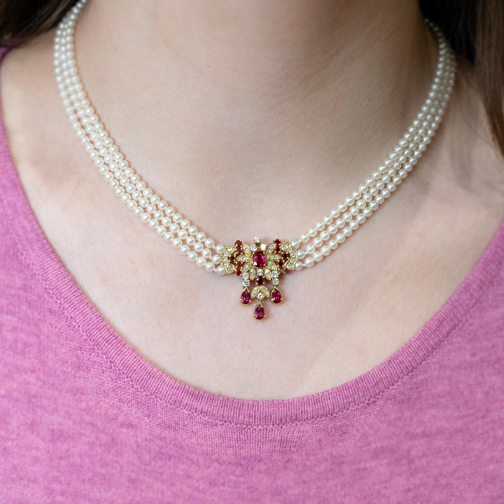Contemporain Rubis, diamants et perles 18 carats Ensemble collier et bracelet en vente