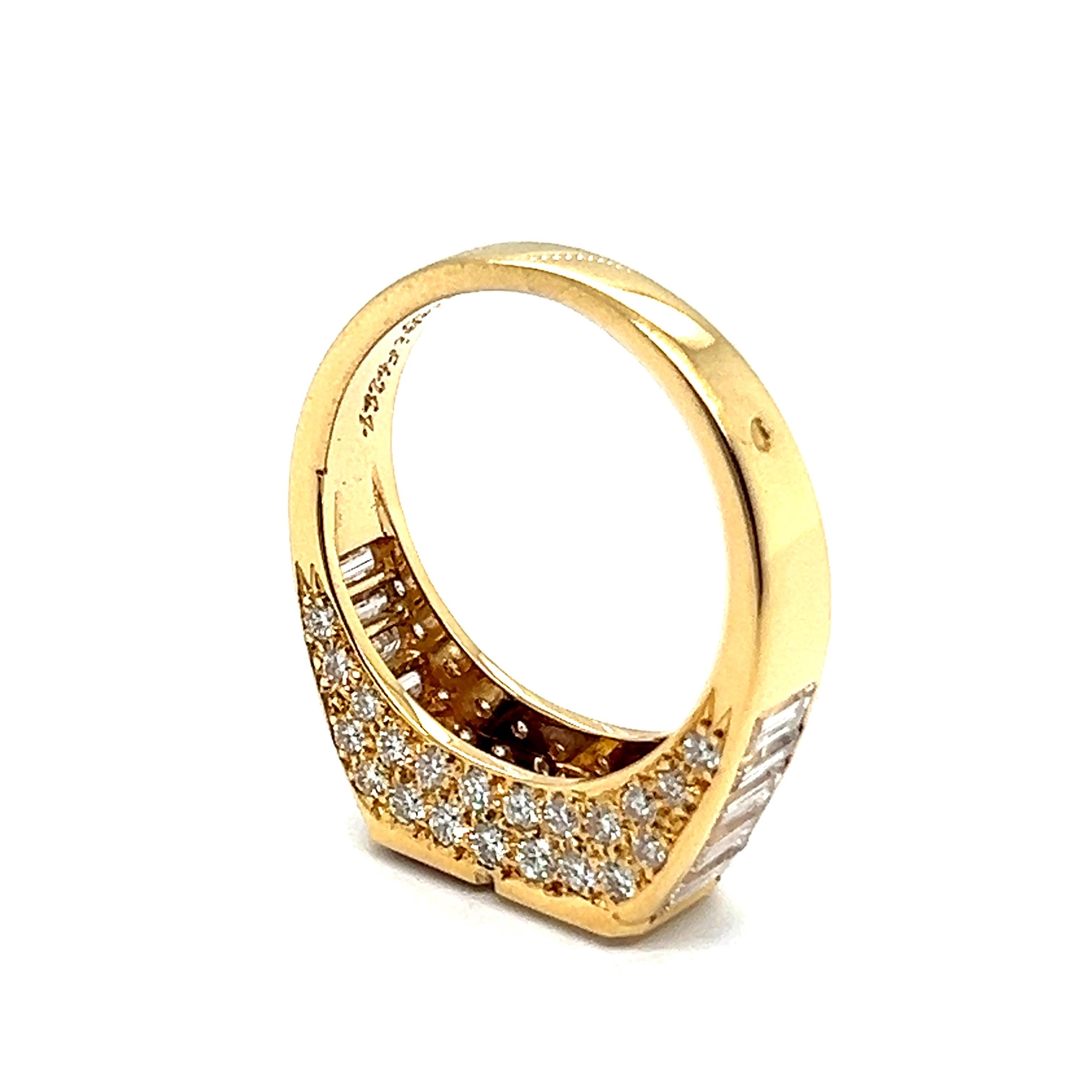 Anello con rubino e diamanti in oro giallo 18 carati in vendita 4