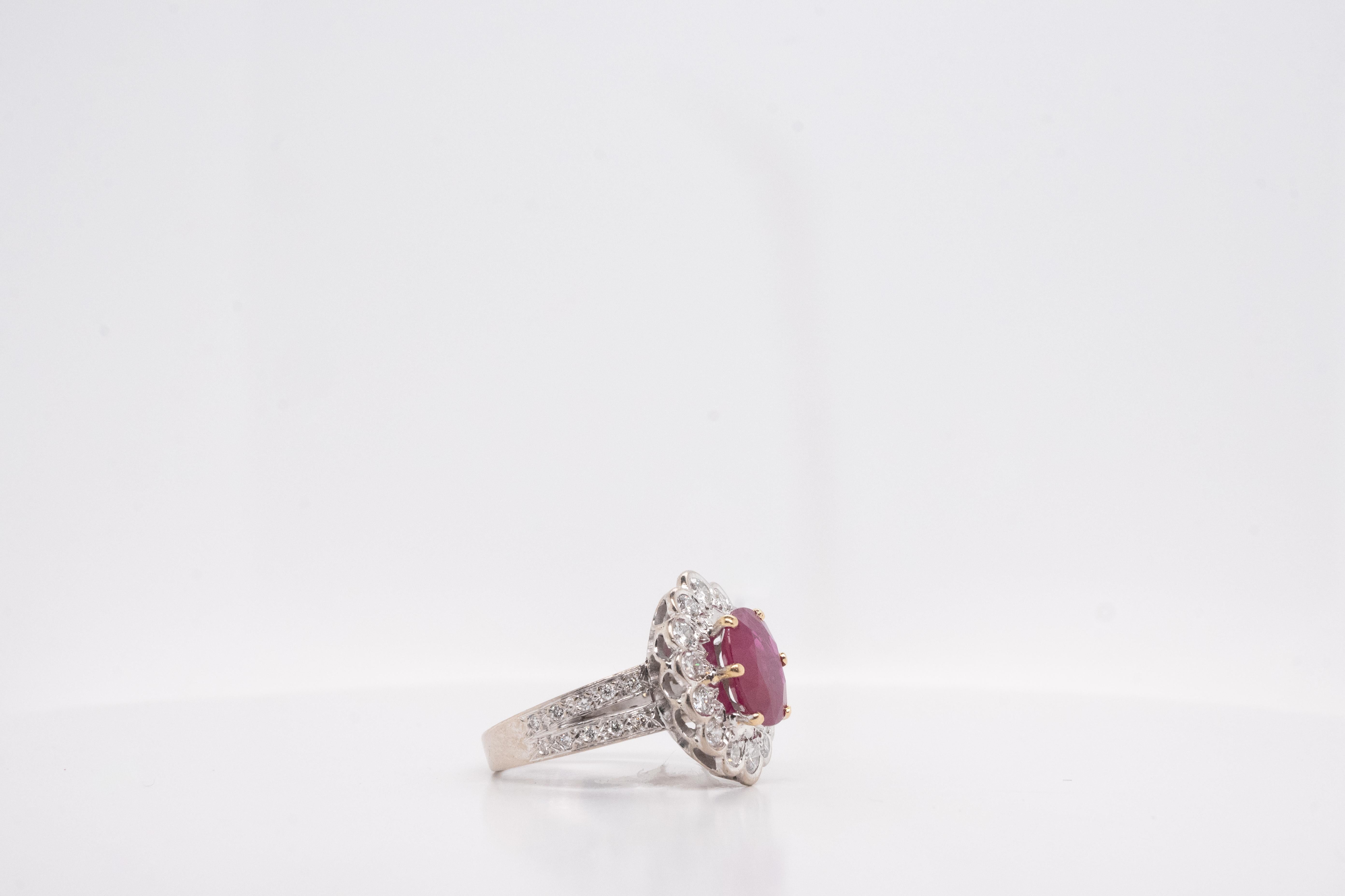 Ruby Diamonds Ring in White Gold In Excellent Condition For Sale In Vannes, FR