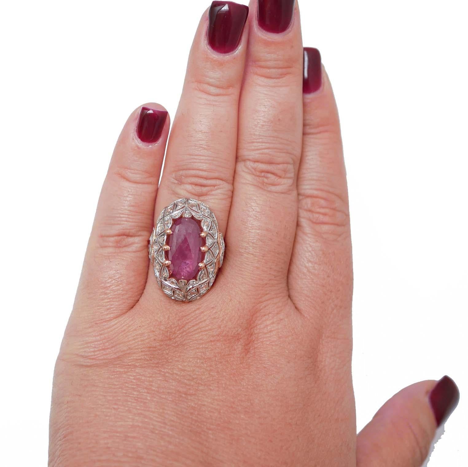 Taglio misto Anello con rubino, diamanti, oro rosa e argento. in vendita