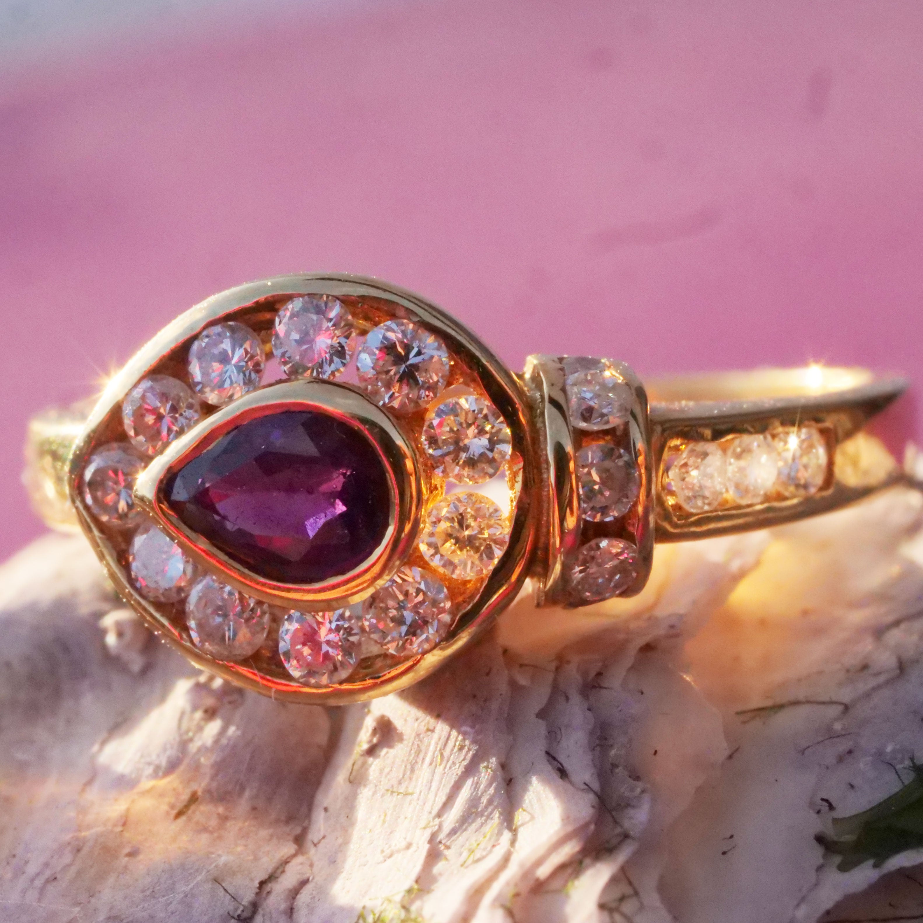 Rubin-Tropfen- Brillant-Ring, neu, Prinzessinnenstil, 0,25 Karat, SI, rosa, rot für Damen oder Herren im Angebot
