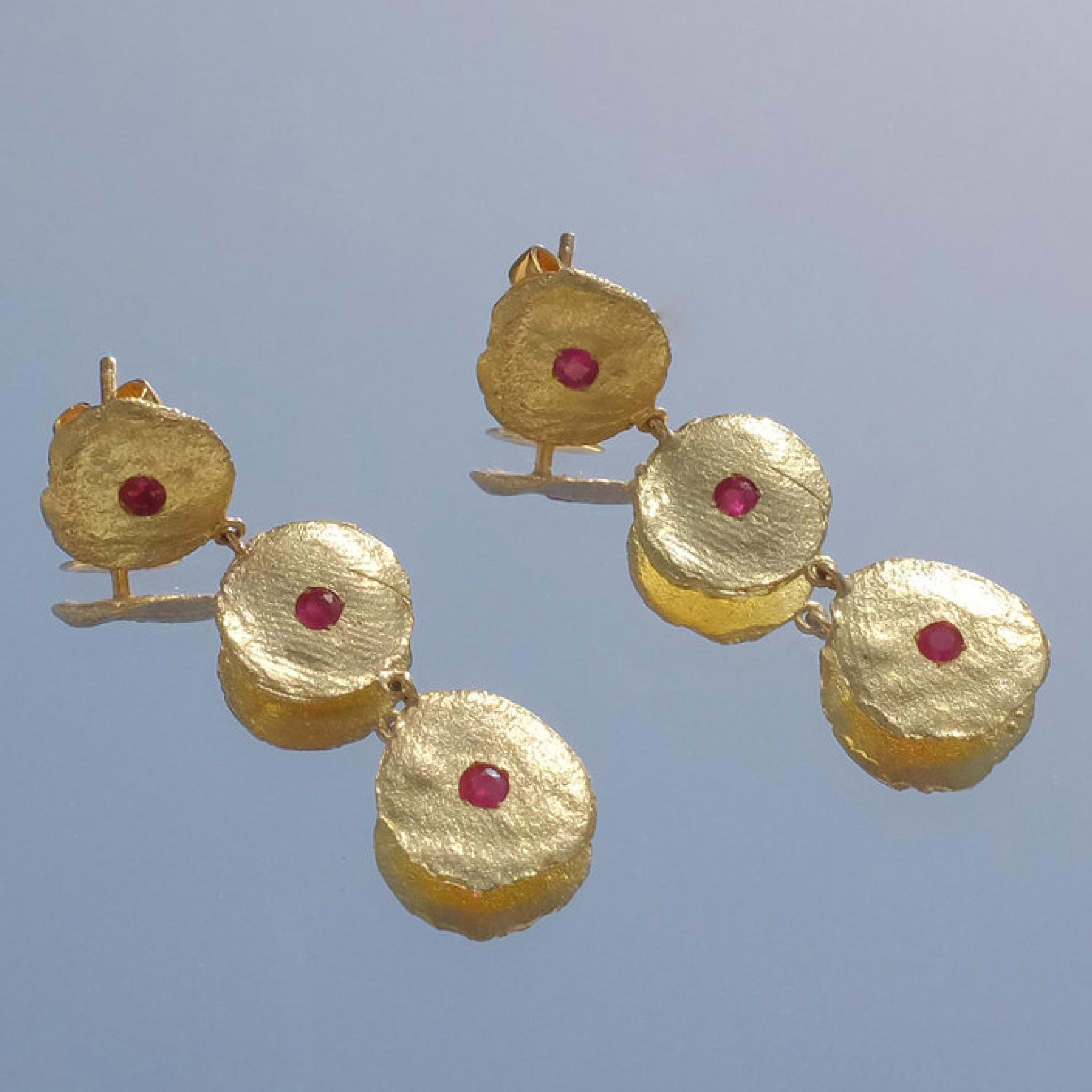 Artist Ruby Drop Earrings 18k Yellow Gold Disc Earrings with 3 Ruby Stones For Sale