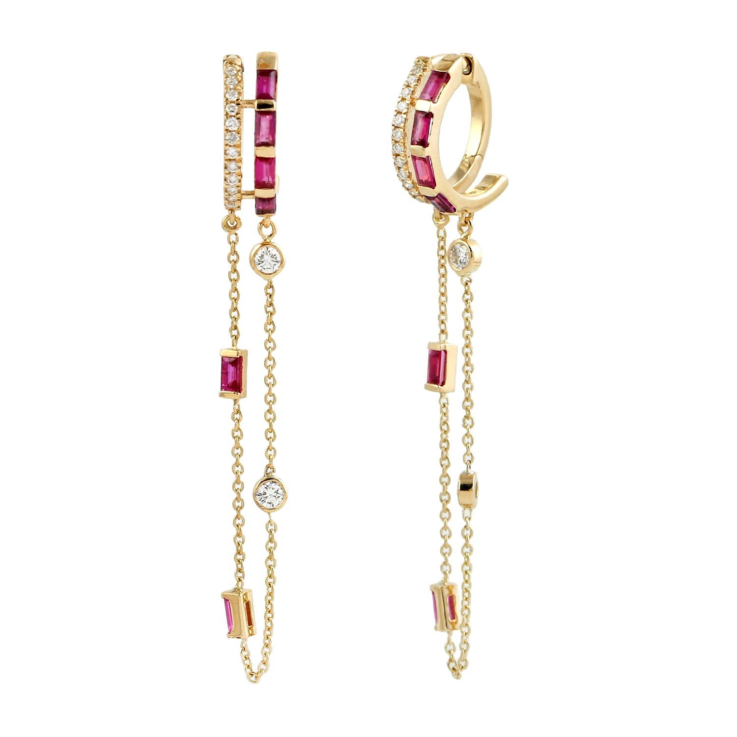 Taille mixte Boucles d'oreilles en or jaune 18k avec fils de rubis et diamants en vente