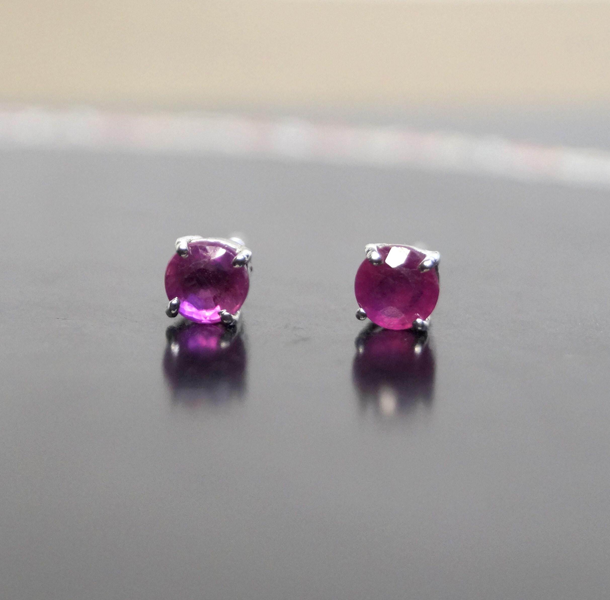 Women's Ruby Earring Certified 1.00ctw Burma Ruby 925 Sterling Silver Earring For Sale