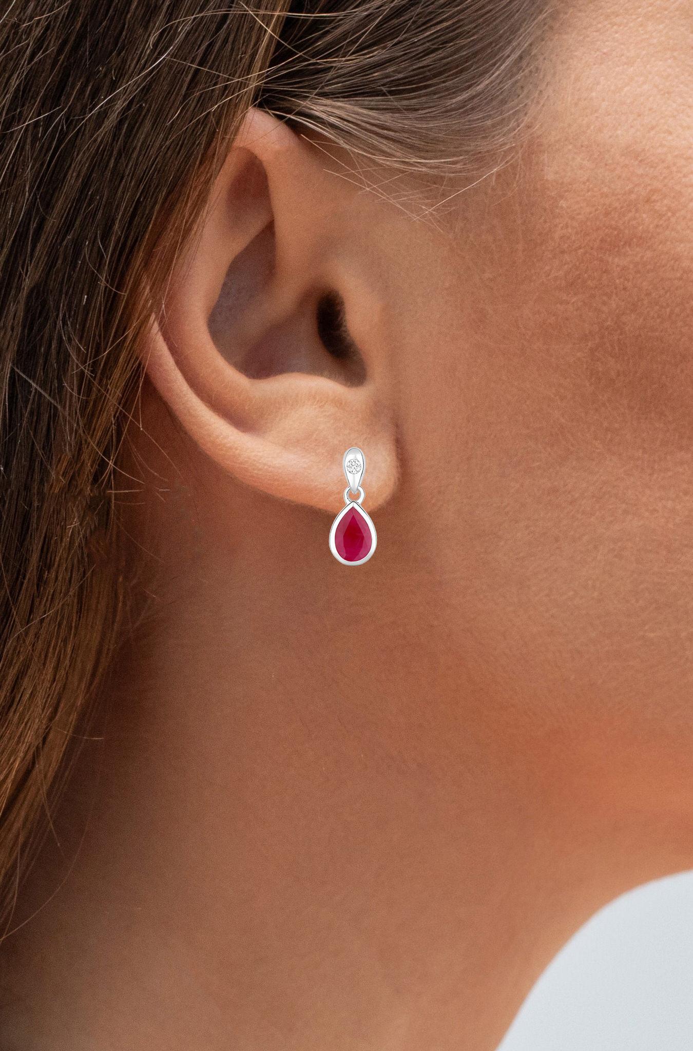 Boucles d'oreilles Rubis Diamants 1.64 Carats Or blanc 10K en vente 1