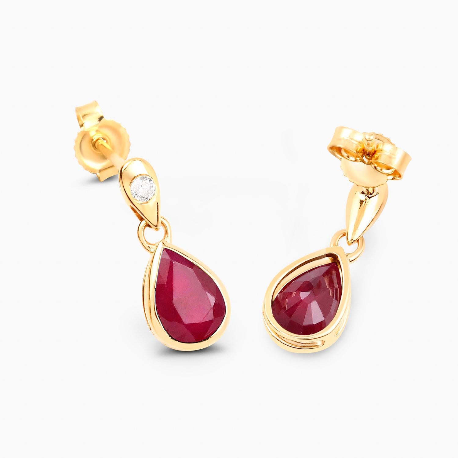 da uomo o donna Ruby Earrings Diamonds 1.64 Carats 10K Yellow Gold in vendita