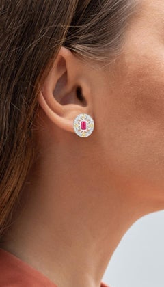 Boucles d'oreilles rubis Halo Diamants 0.7 Carats Argent plaqué or jaune 18K