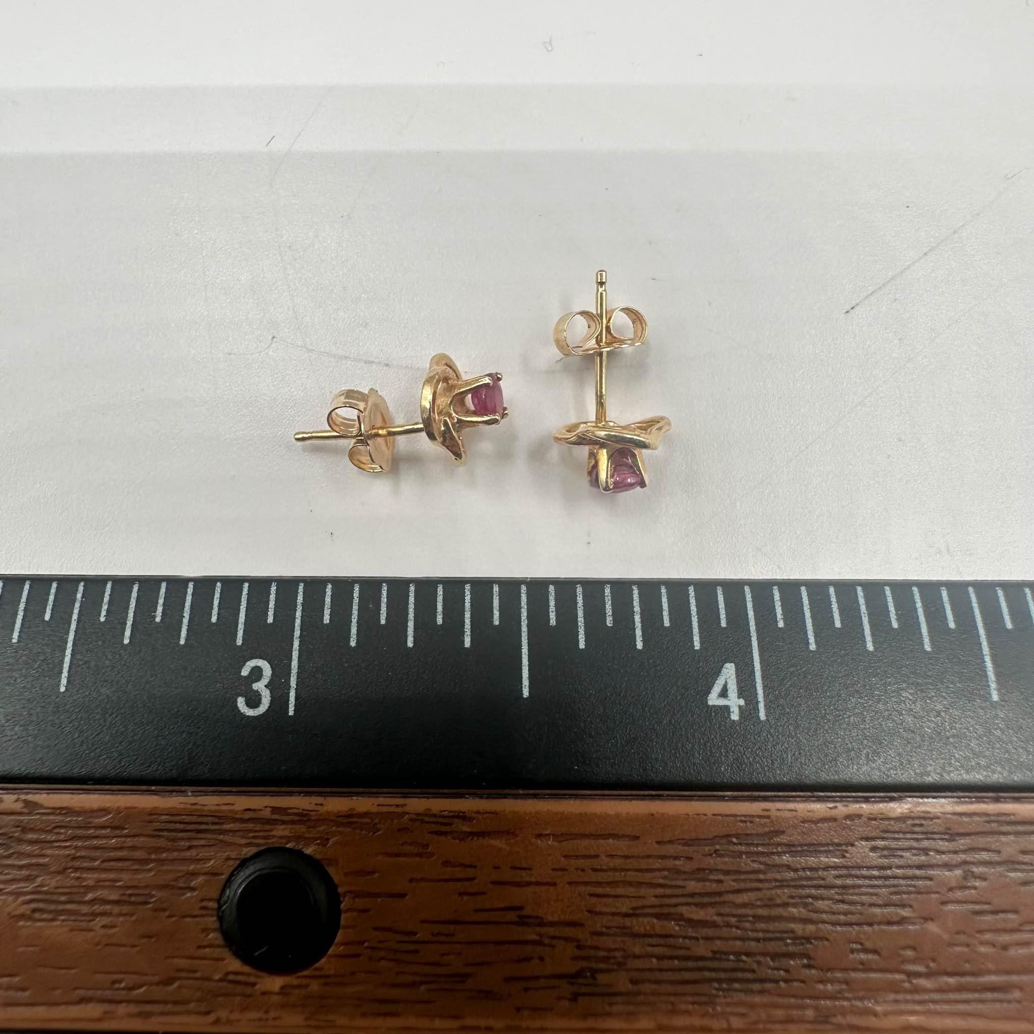 Donna Orecchini di rubini in oro giallo 14kt - Rubini tondi da 3 mm, chiusura a pressione, usati in vendita