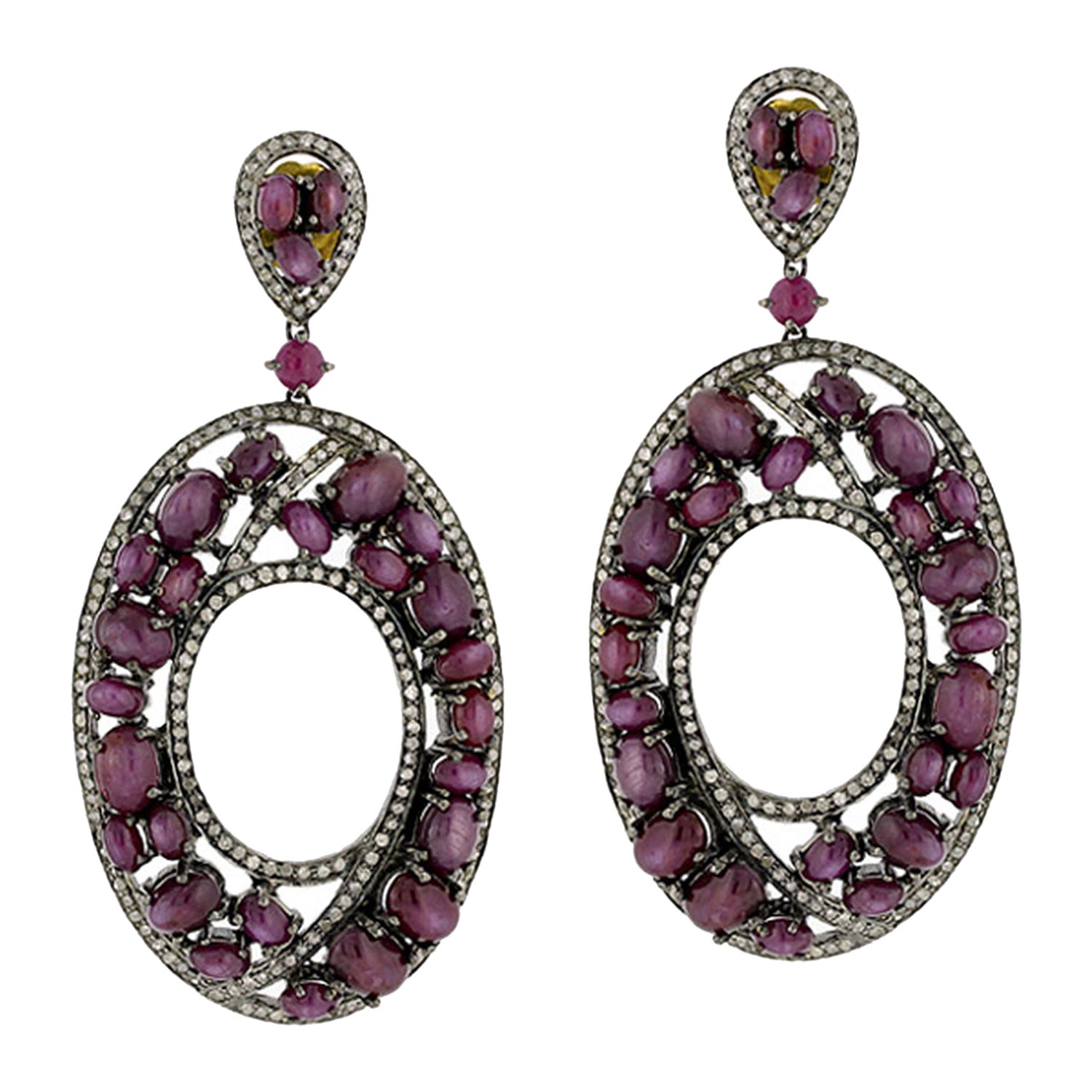 Boucles d'oreilles rubis en or jaune 18k et argent, serties de diamants pavés