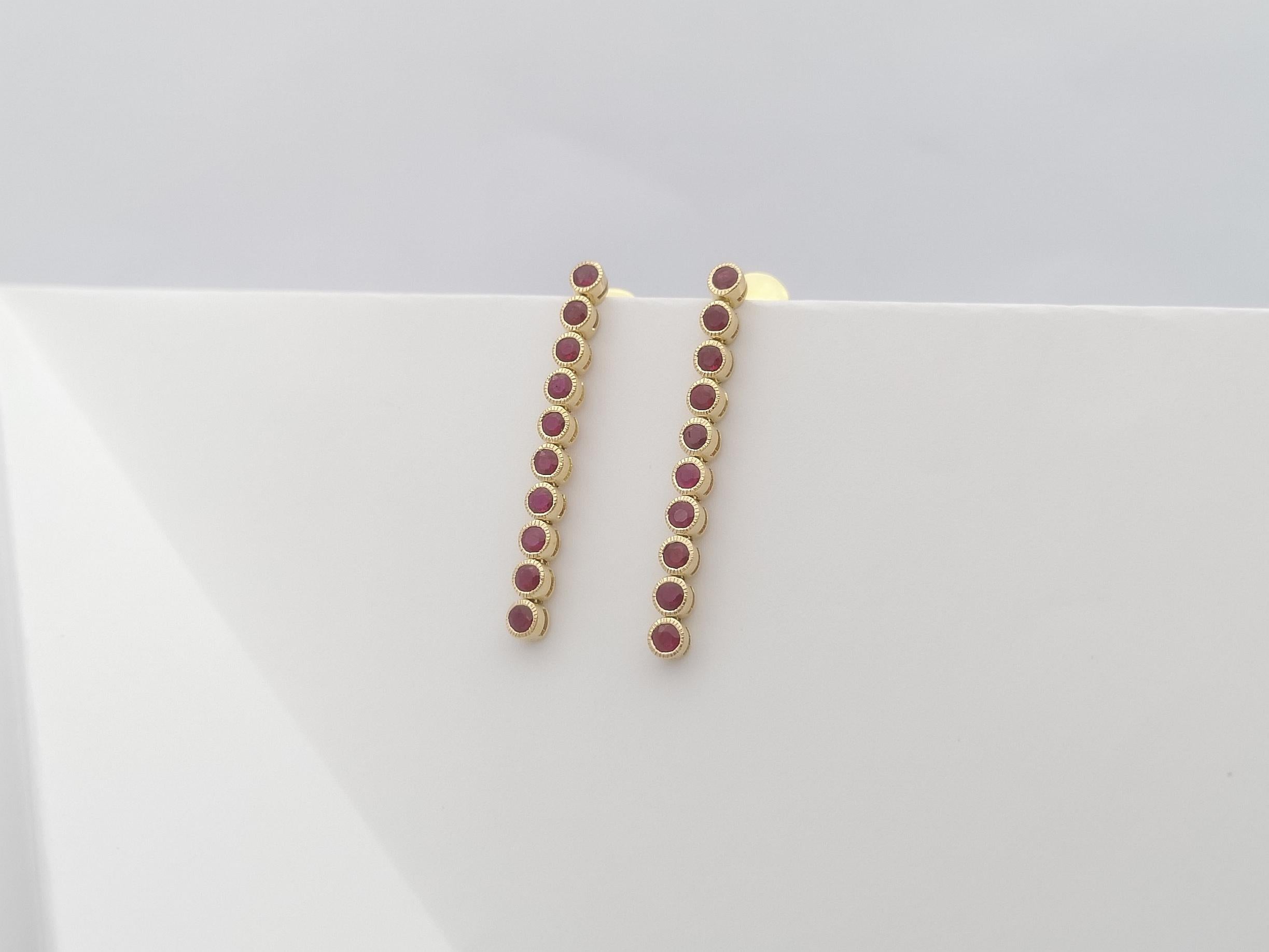 Round Cut Ruby Earrings Set in 18 Karat Gold Settings For Sale