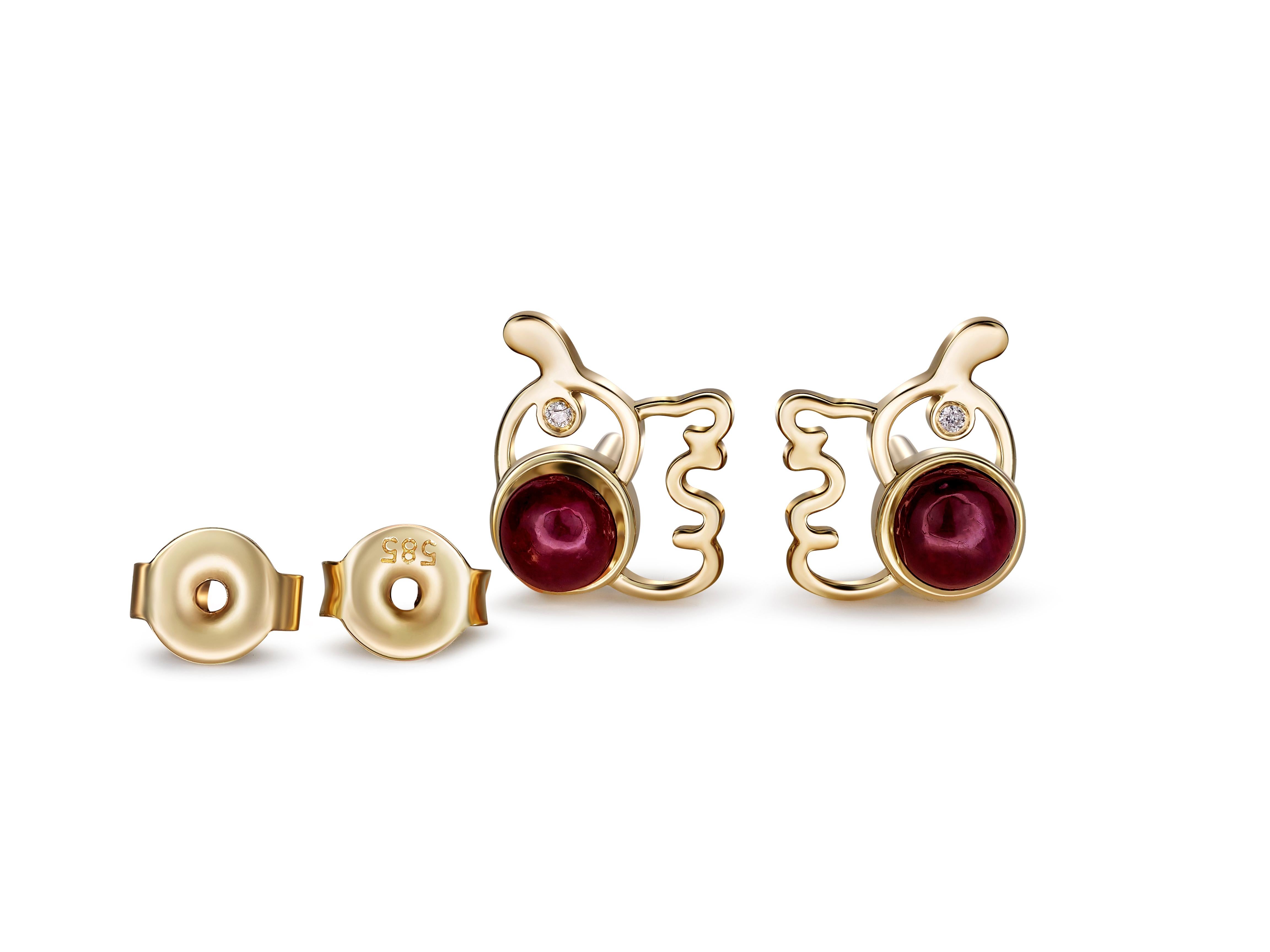 Ohrstecker aus 14 Karat Gold mit Elefantenmuster und Rubinen im Angebot 1