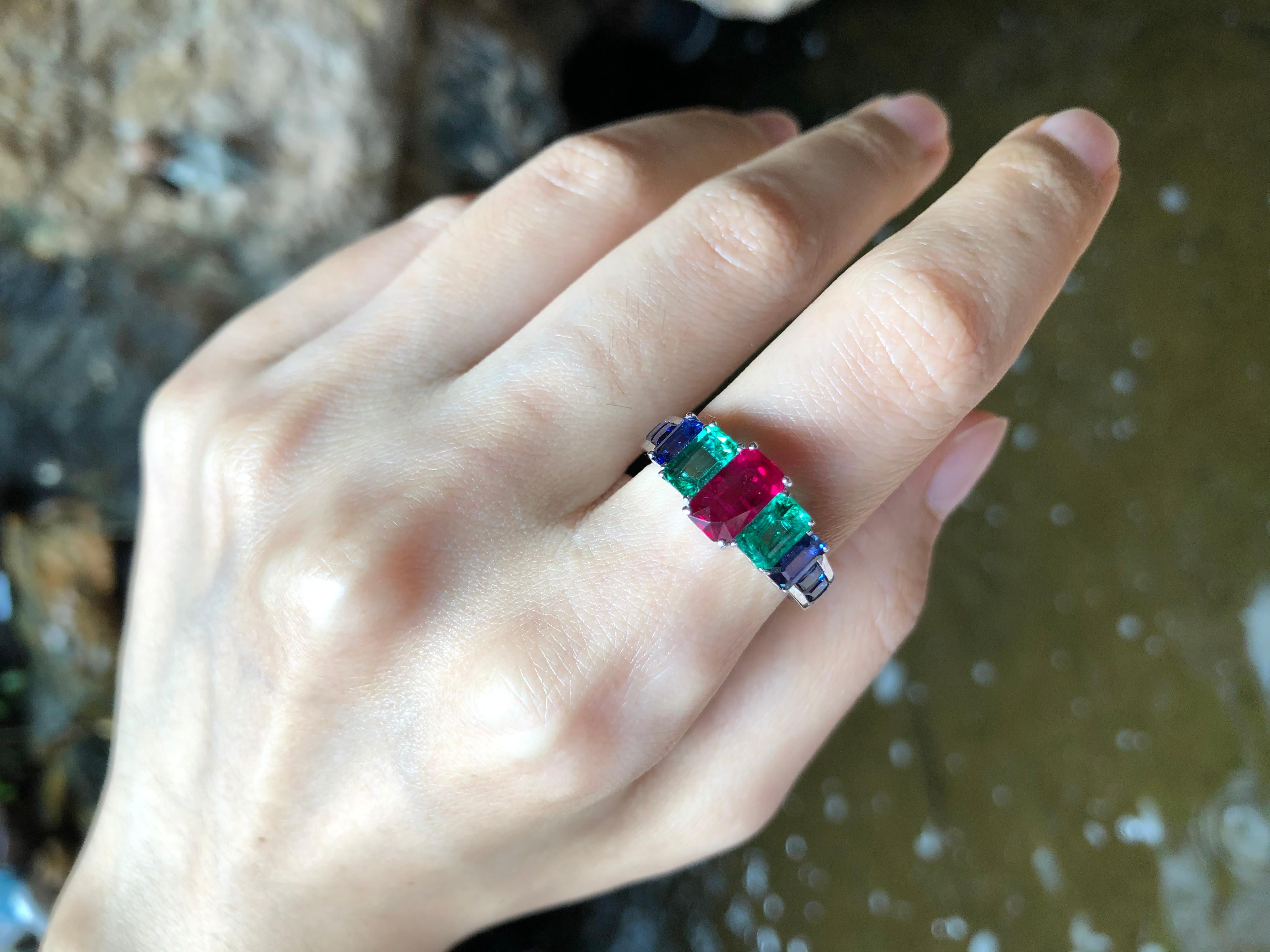 emerald and sapphire mothers ring