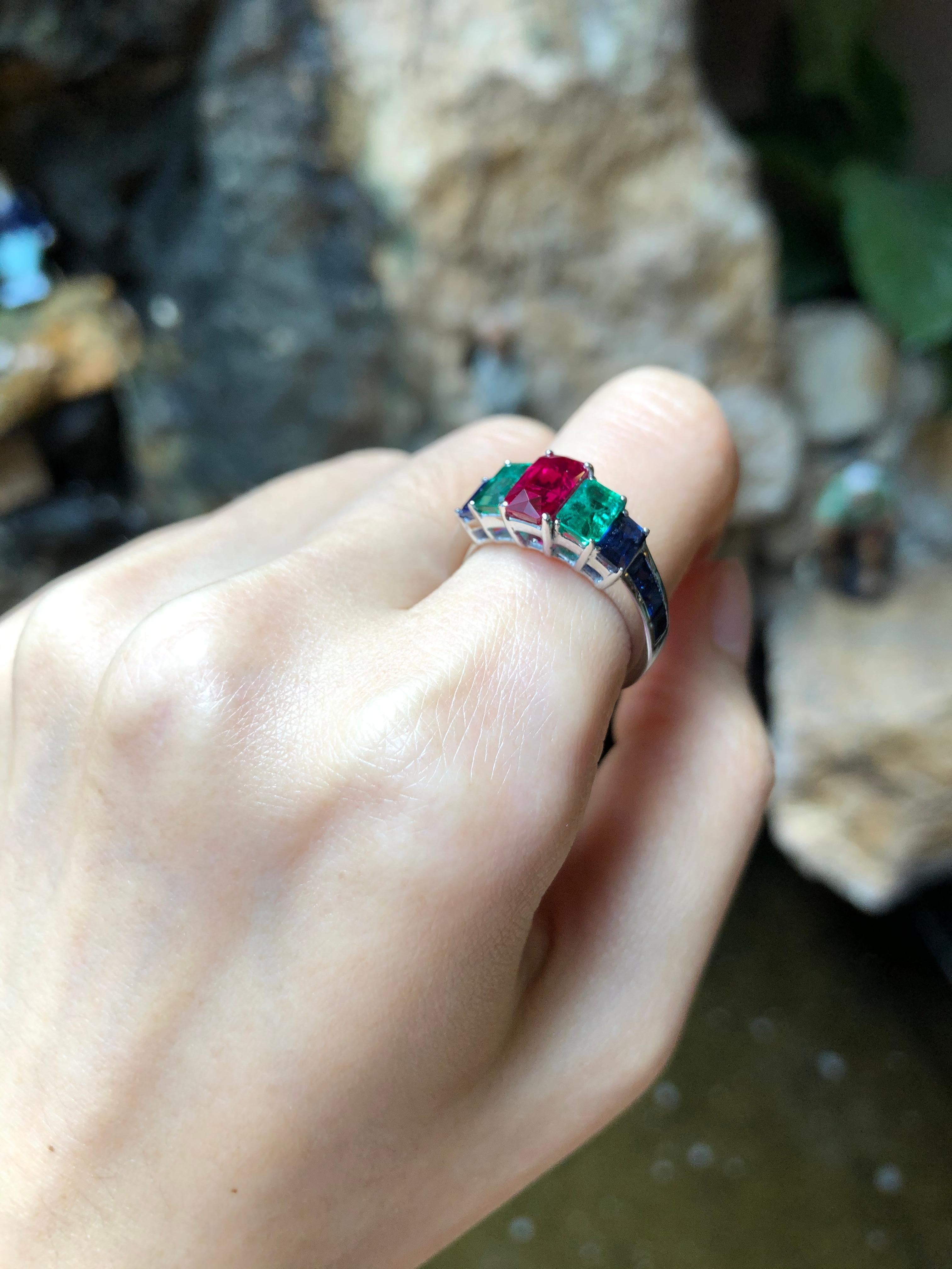 Contemporary Ruby, Emerald and Blue Sapphire Ring Set in 18 Karat White Gold Settings For Sale