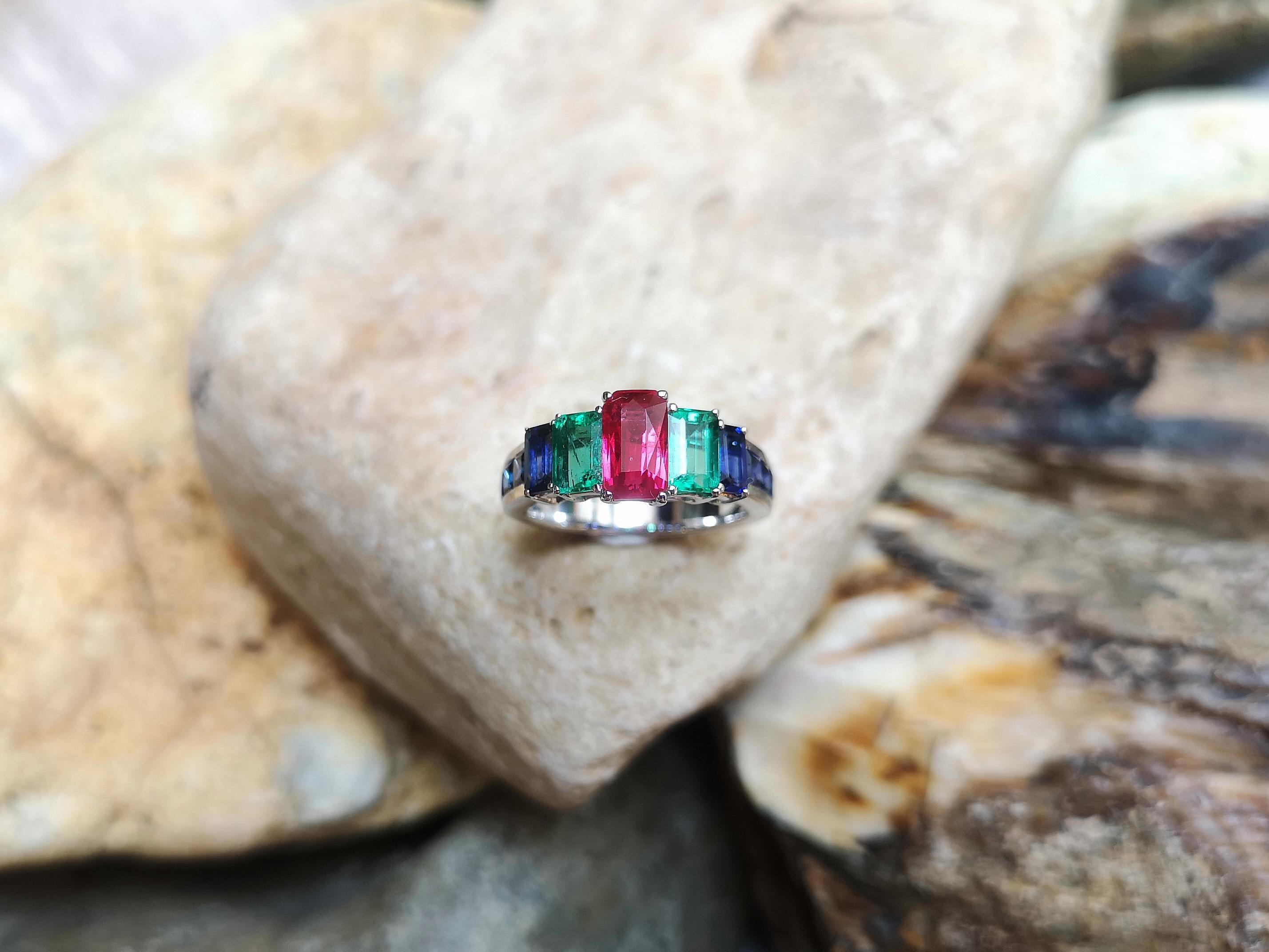 Ruby, Emerald and Blue Sapphire Ring Set in 18 Karat White Gold Settings For Sale 1