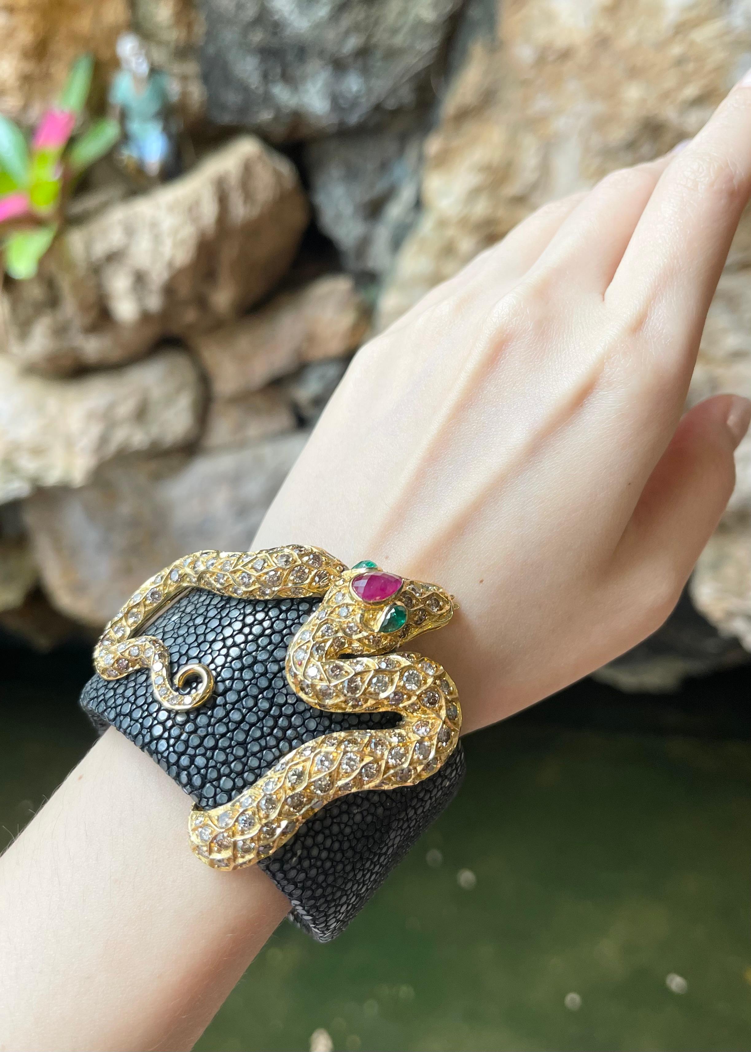 Contemporary Ruby, Emerald and Brown Diamond Snake Bangle in Stingray and 18K Gold Settings For Sale