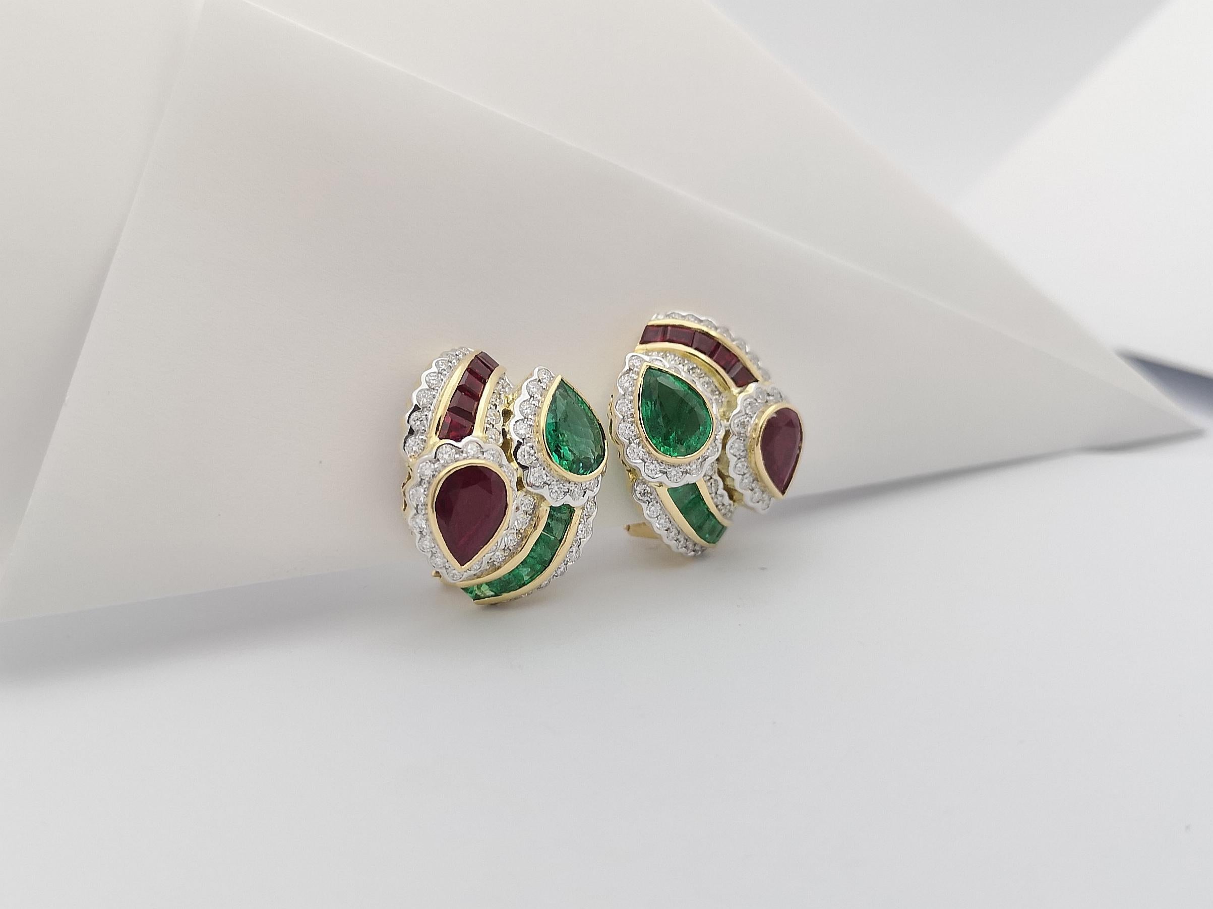 Ruby, Emerald and Diamond  Earrings set in 18 Karat Gold Settings For Sale 1