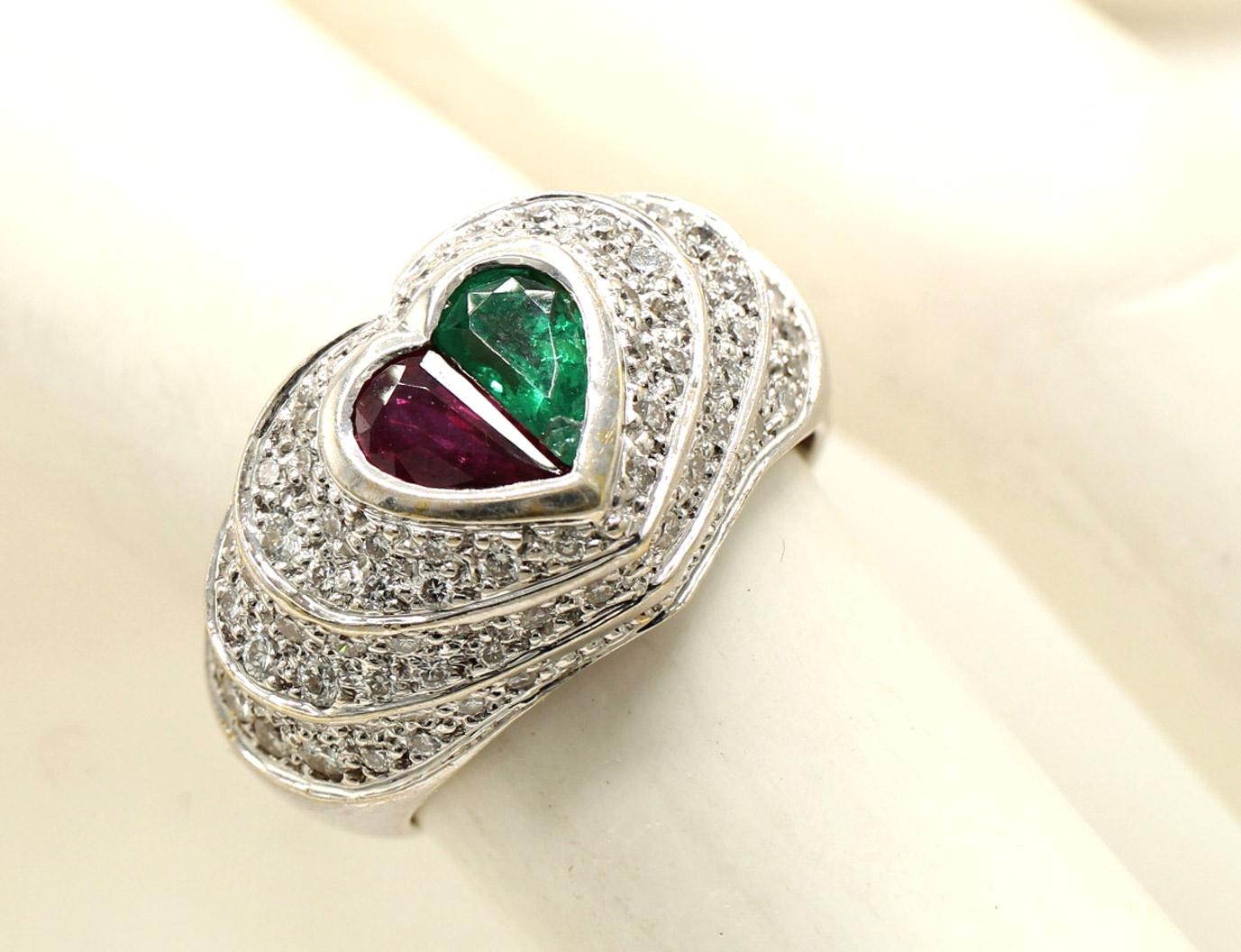 Rubin-Smaragd-Diamant-Ring in Herzform für Damen oder Herren im Angebot