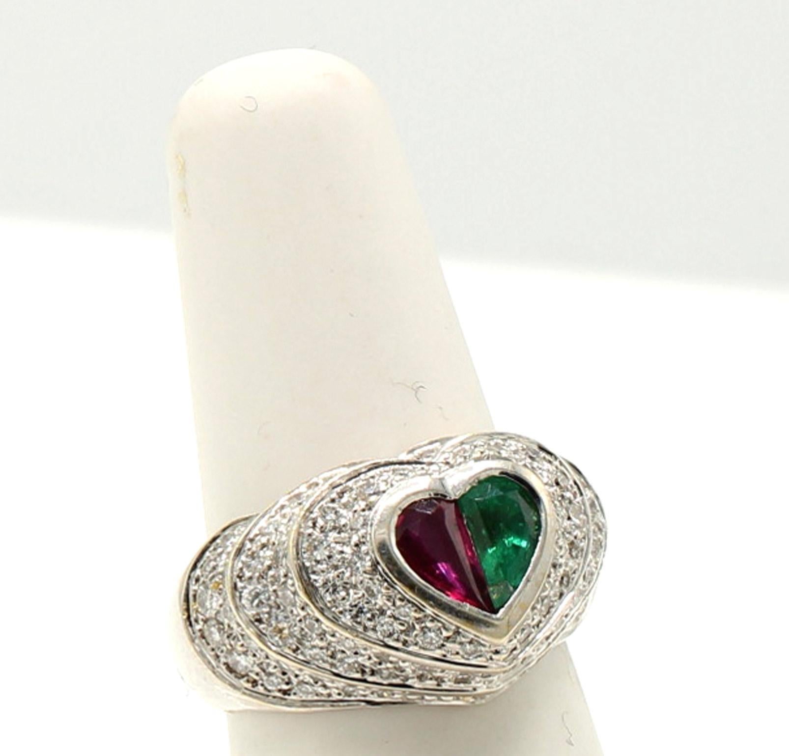 Rubin-Smaragd-Diamant-Ring in Herzform im Angebot 1