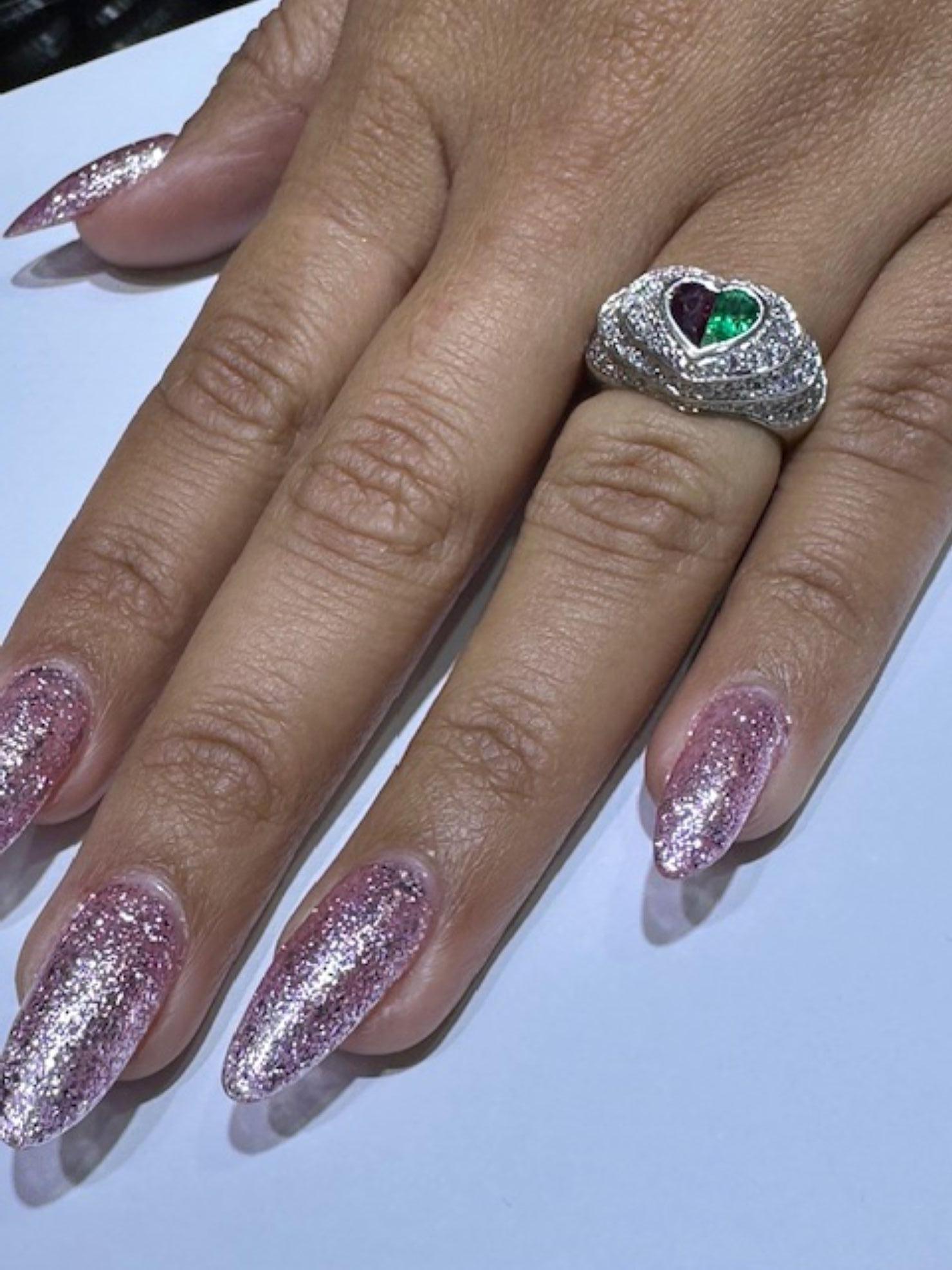 Rubin-Smaragd-Diamant-Ring in Herzform im Angebot 3