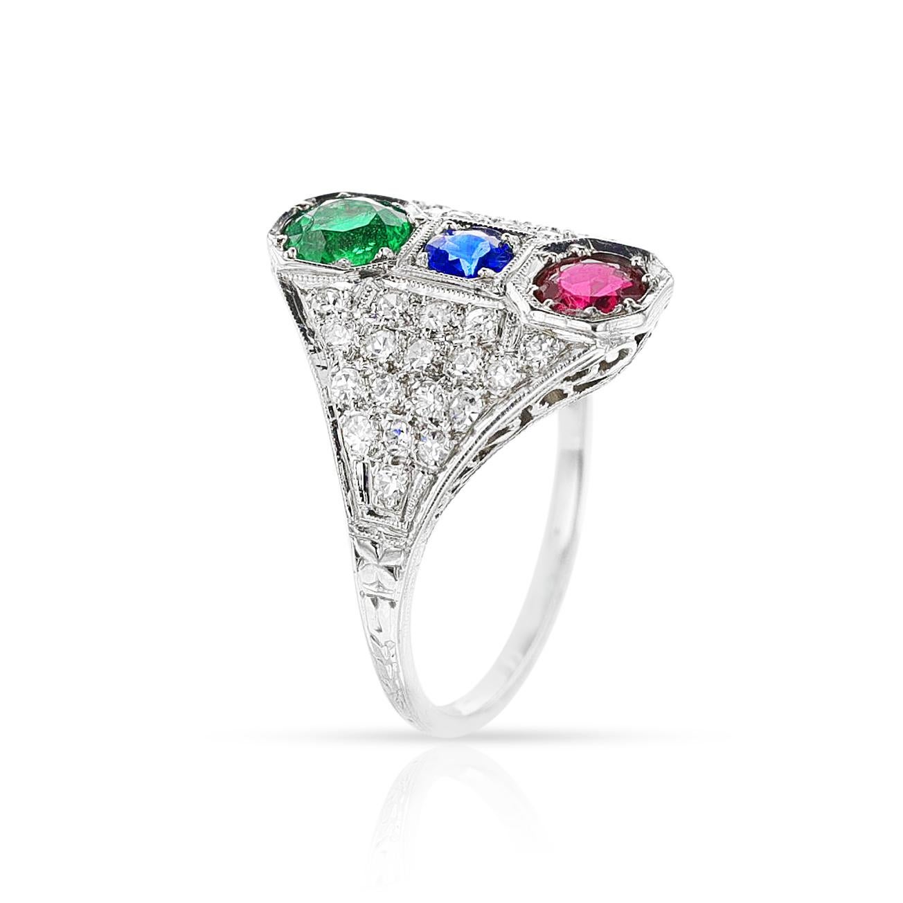 Ring mit Rubin, Smaragd, Saphir und Diamant, 18 Karat (Rundschliff) im Angebot
