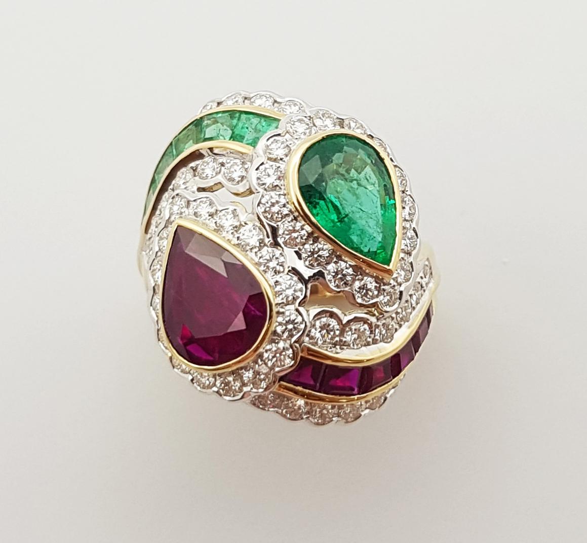 Ruby, Emerald with Diamond Ring Set in 18 Karat Gold Settings For Sale 3