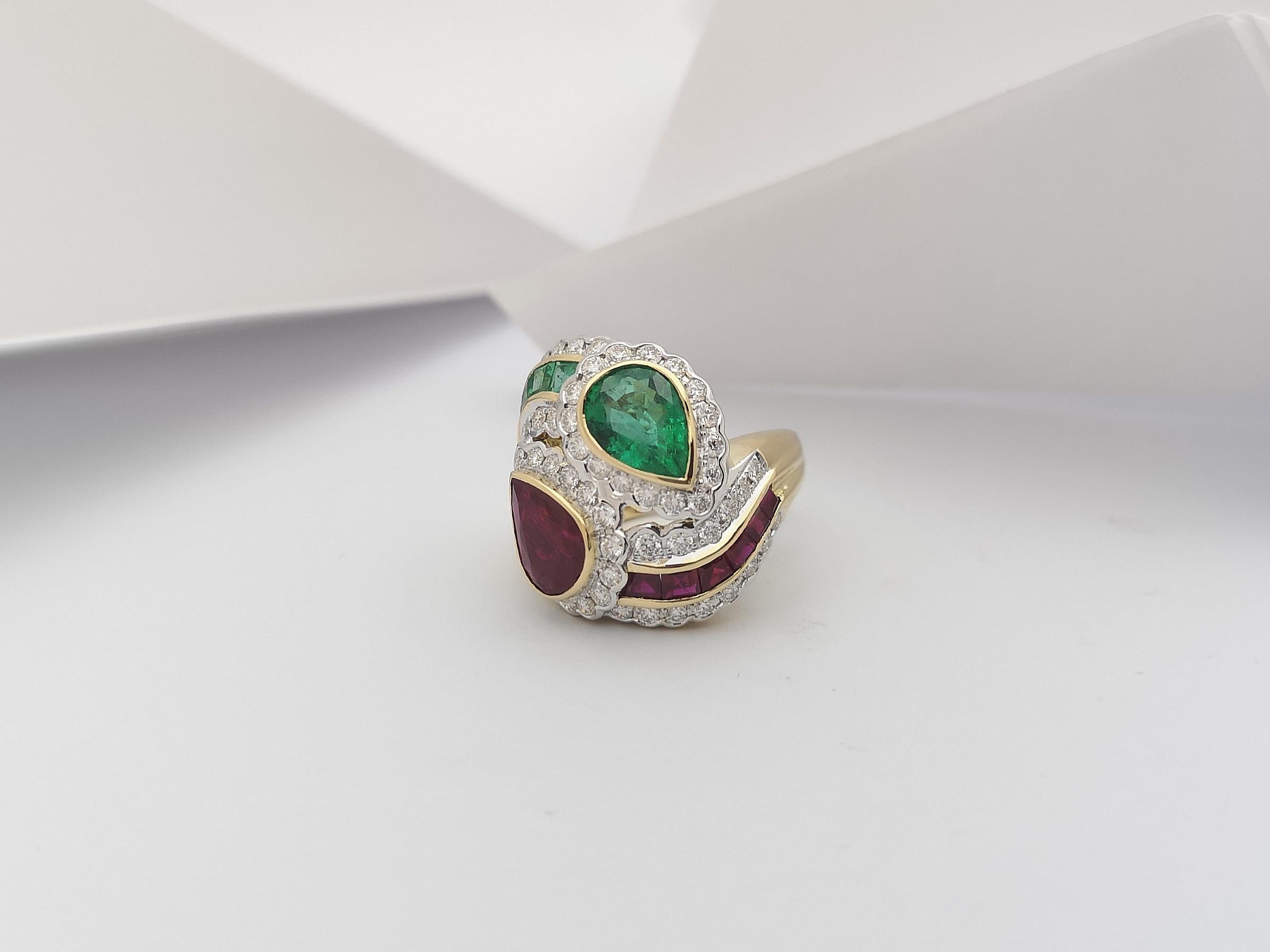 Ruby, Emerald with Diamond Ring Set in 18 Karat Gold Settings For Sale 5