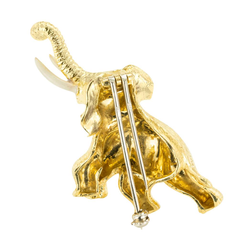 Ruby Enamel Yellow Gold Elephant Clip Brooch In Good Condition For Sale In Los Angeles, CA