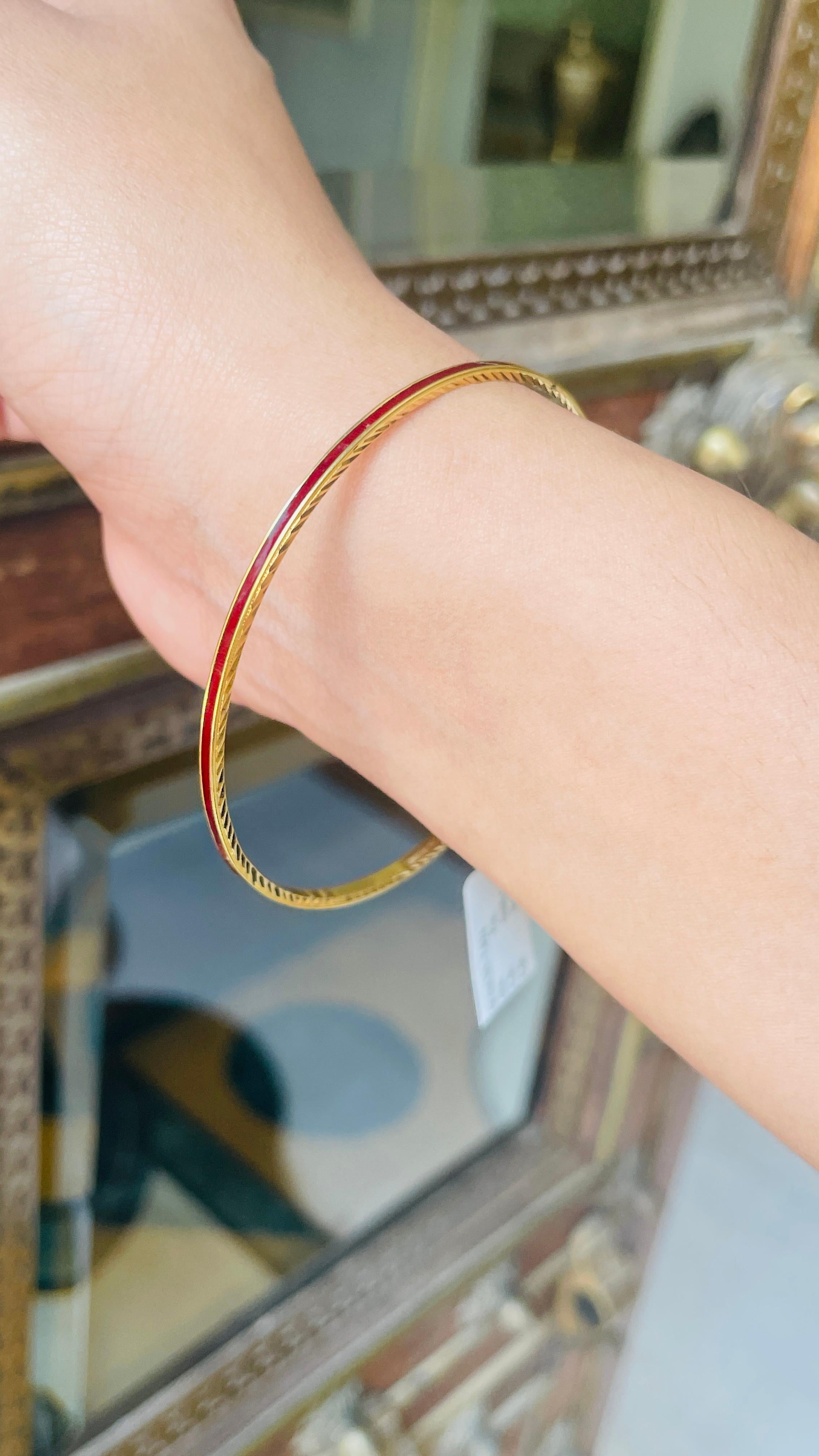 Ruby Enameled 18K Solid Yellow Gold Simple Bangle In New Condition For Sale In Houston, TX