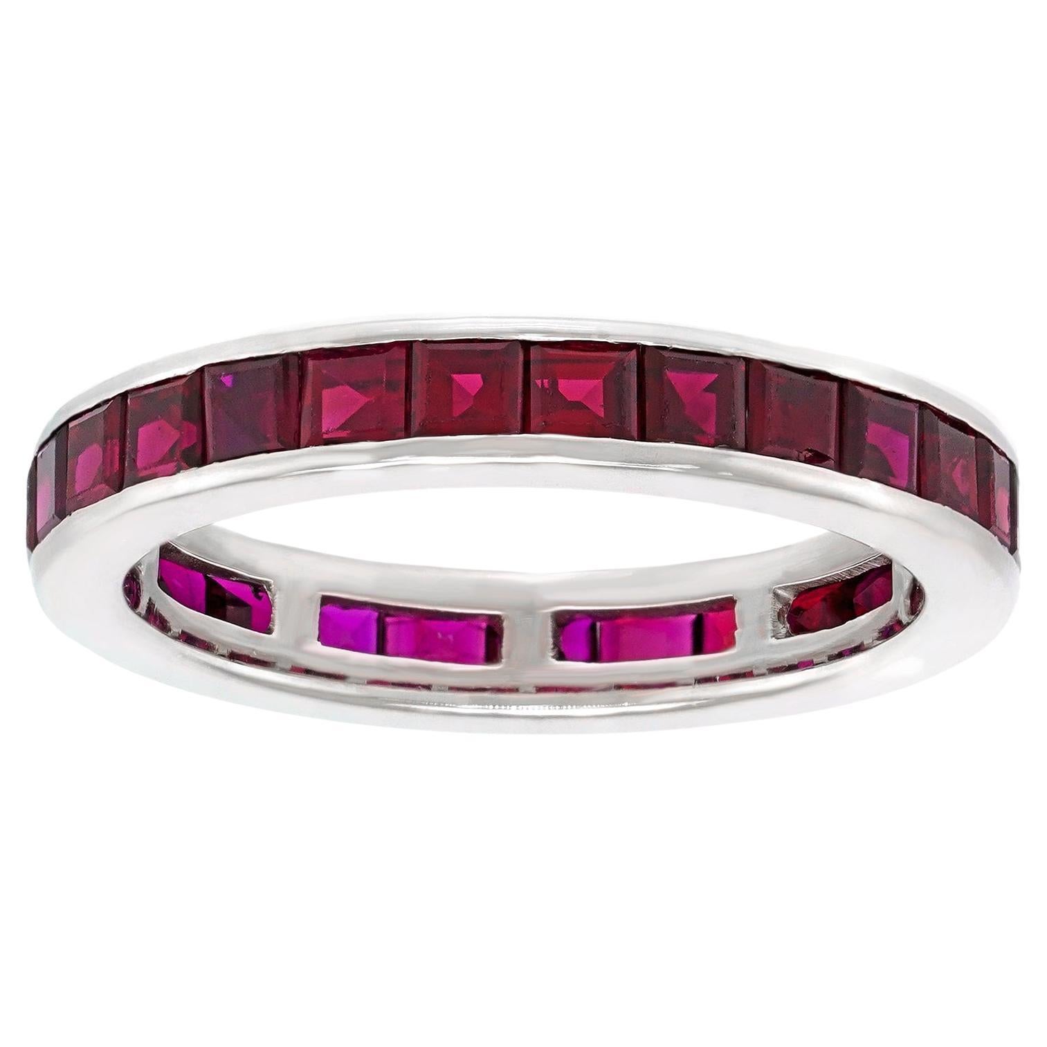 Ruby Eternity Band im Angebot